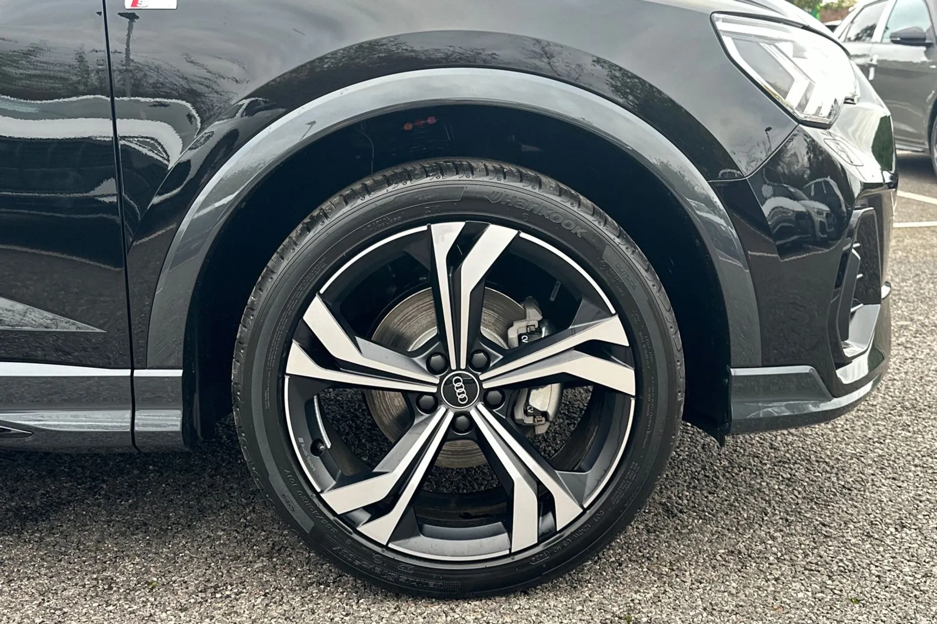 Audi Q3 thumbnail image number 8