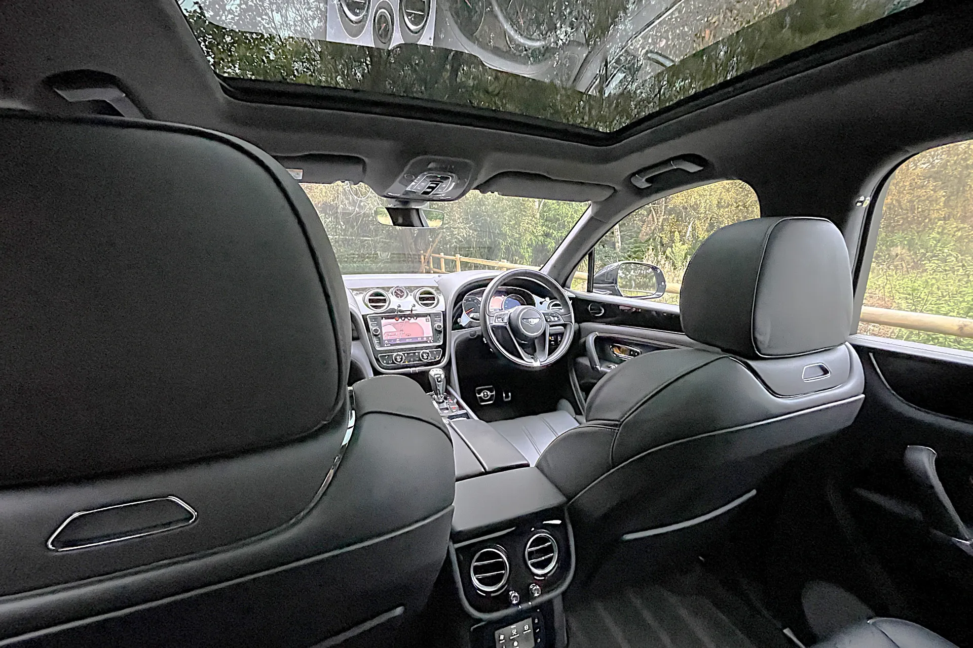 Bentley BENTAYGA thumbnail image number 7