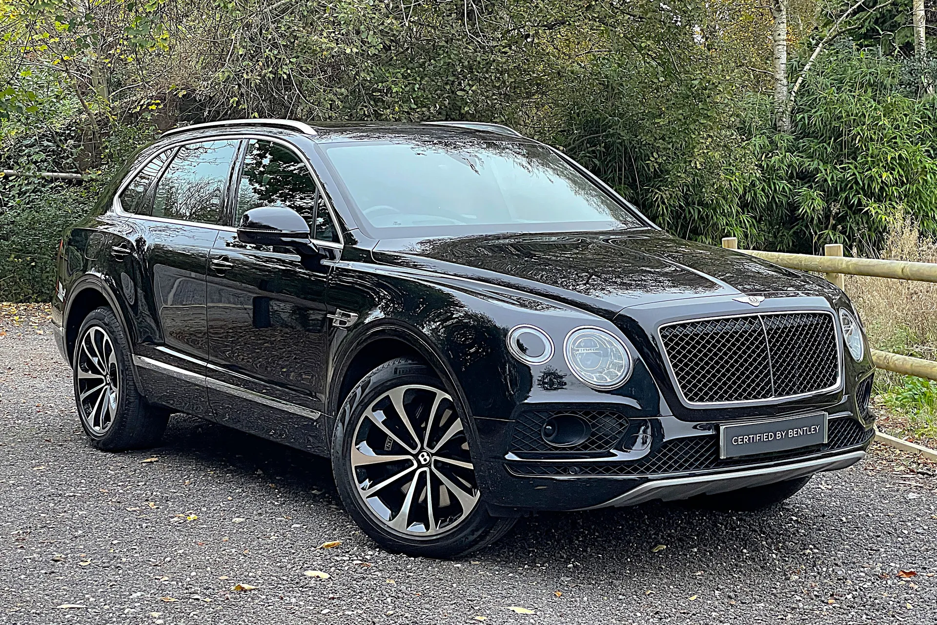 Bentley BENTAYGA focused image