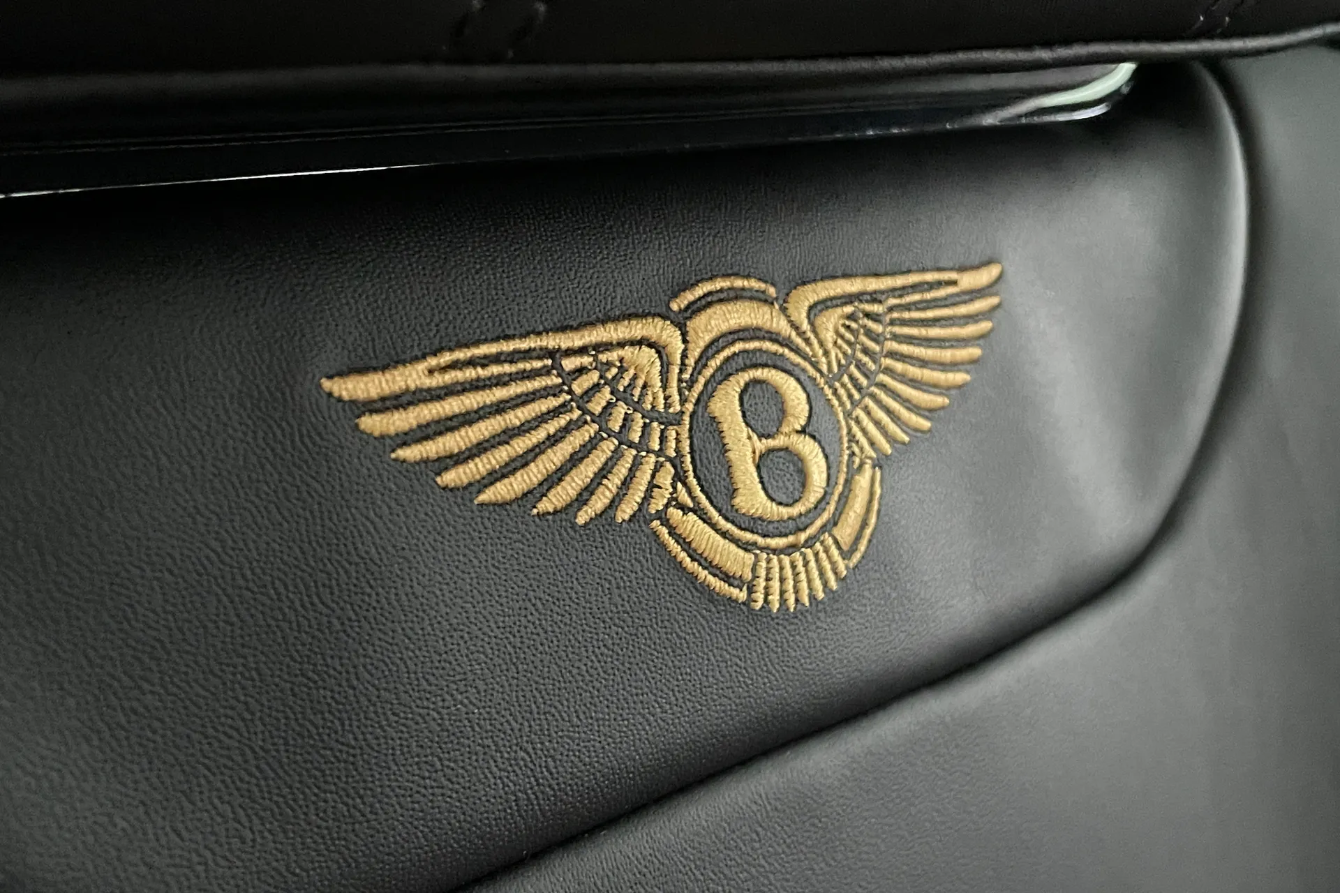 Bentley BENTAYGA thumbnail image number 20