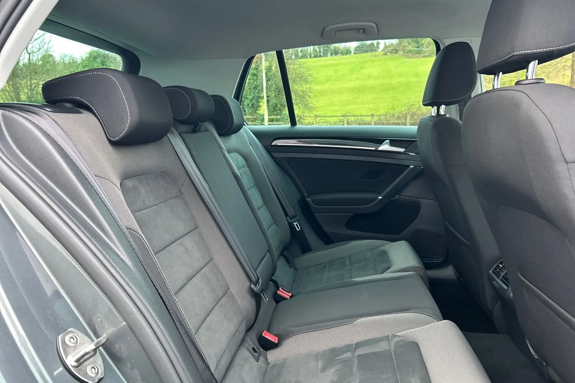 VOLKSWAGEN GOLF thumbnail image number 11