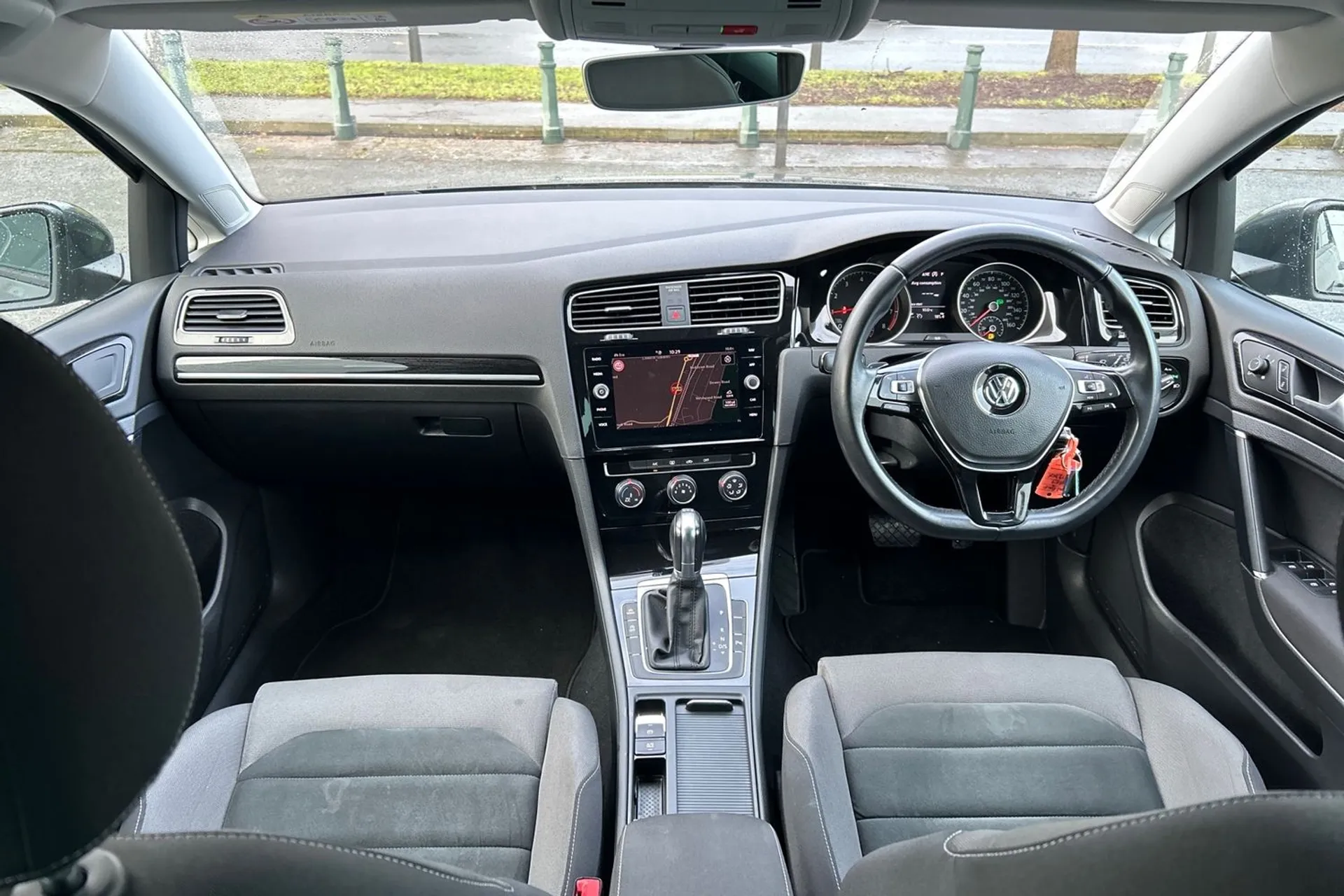 VOLKSWAGEN GOLF thumbnail image number 3