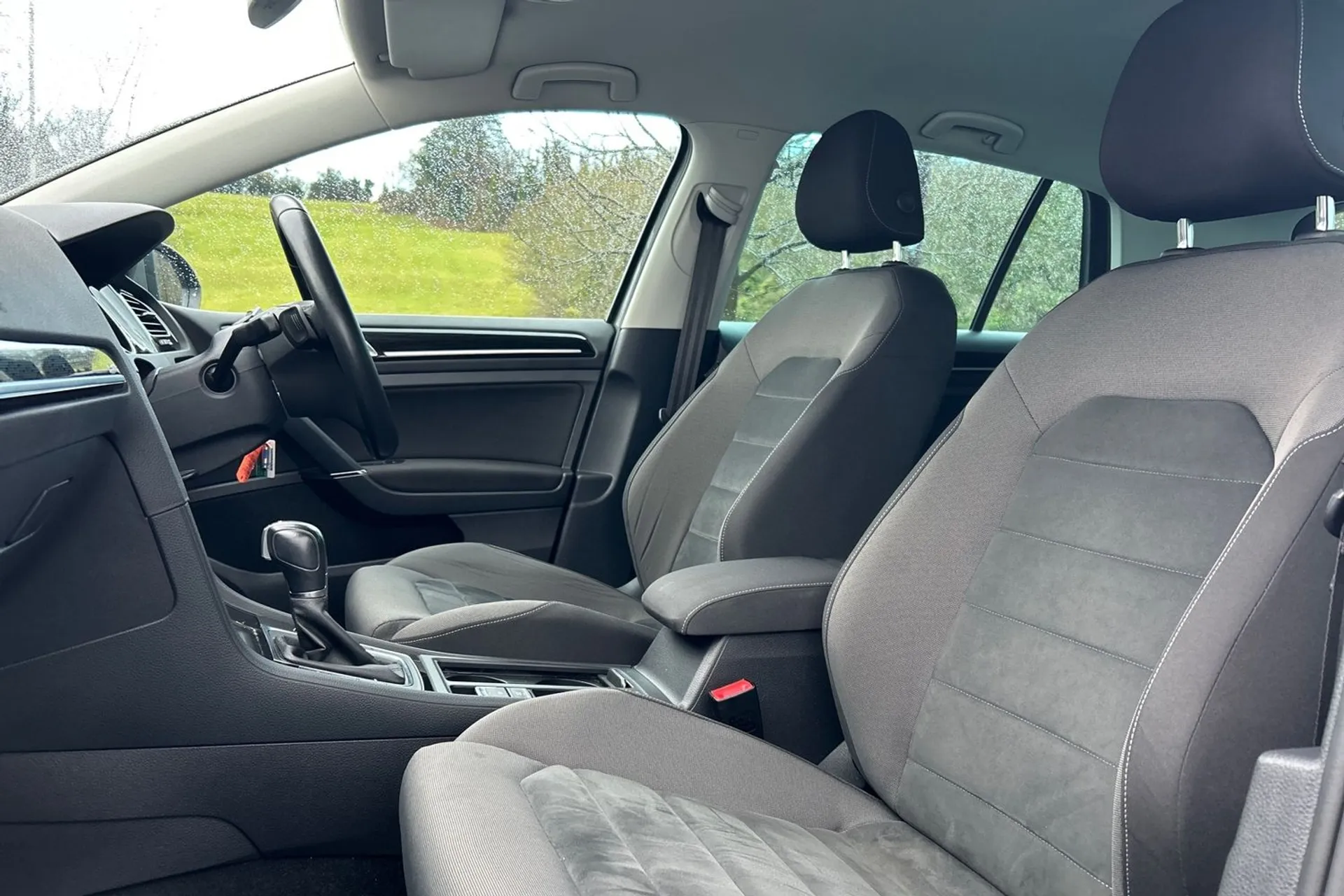 VOLKSWAGEN GOLF thumbnail image number 20