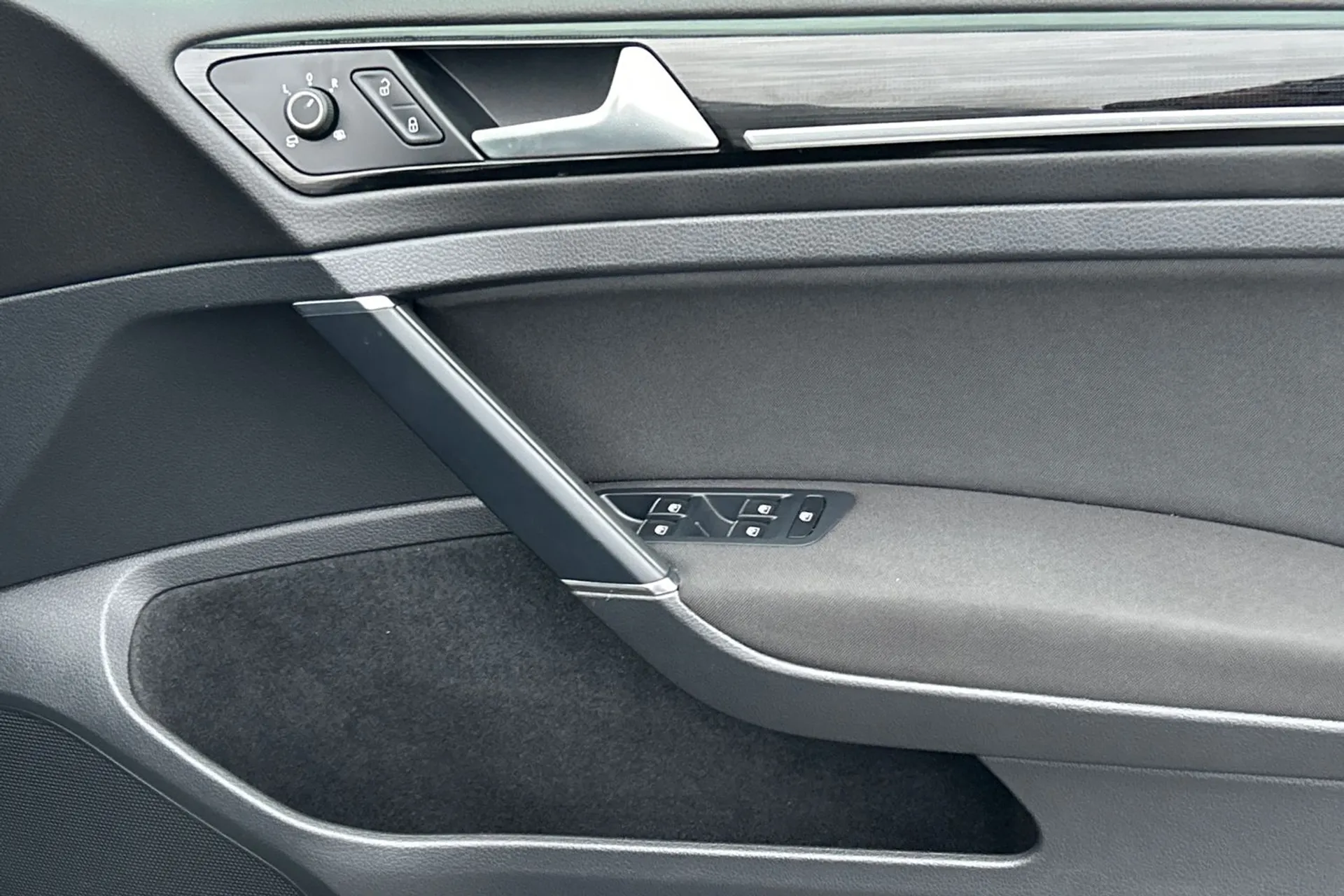 VOLKSWAGEN GOLF thumbnail image number 45