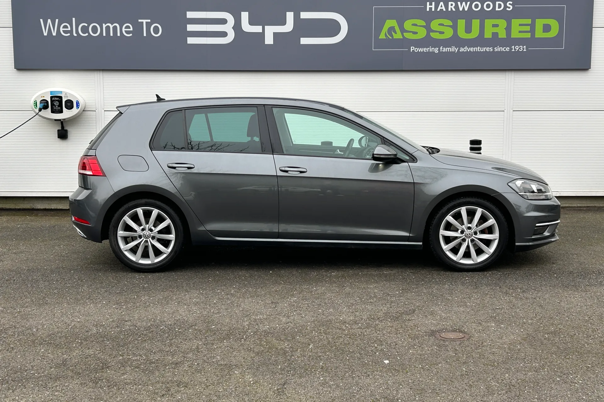 VOLKSWAGEN GOLF thumbnail image number 2