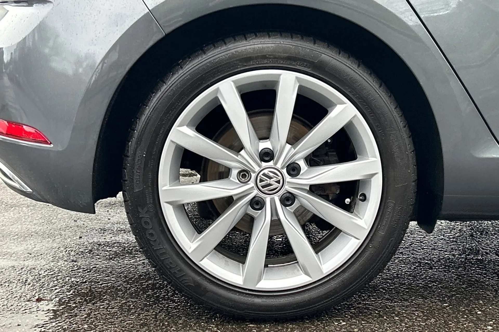 VOLKSWAGEN GOLF thumbnail image number 24
