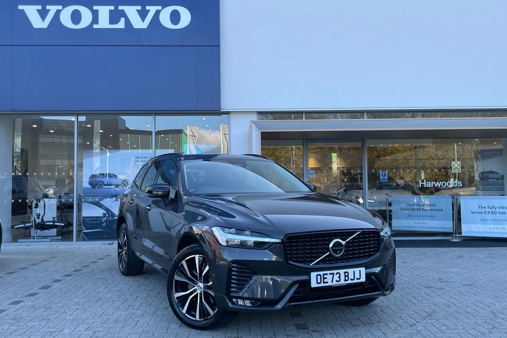 Volvo XC60 focused image