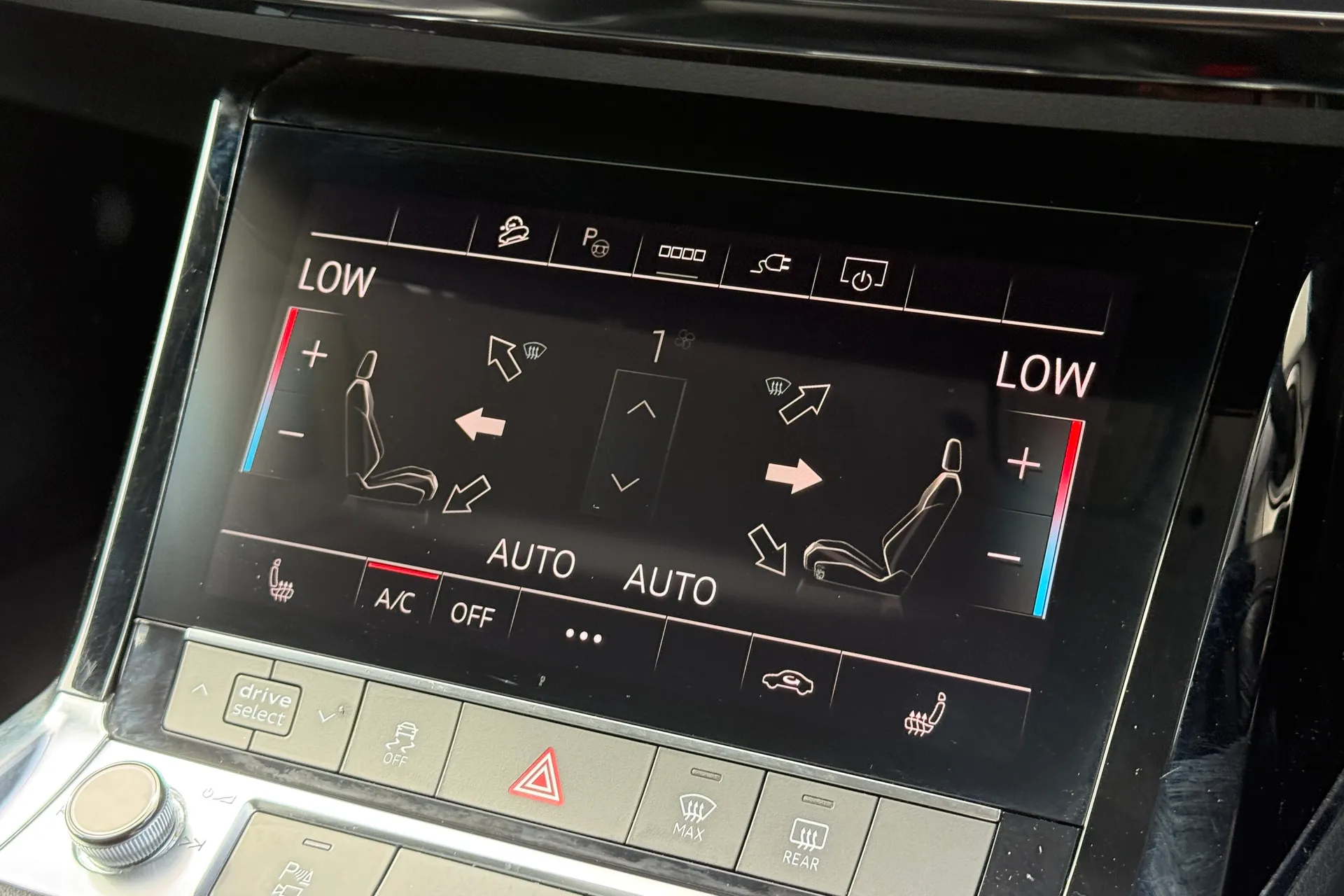 Audi e-tron thumbnail image number 9