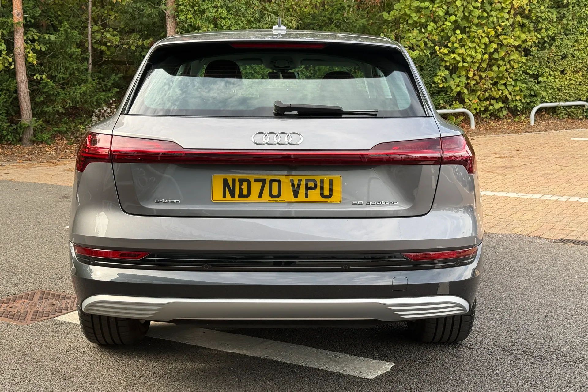 Audi e-tron thumbnail image number 40