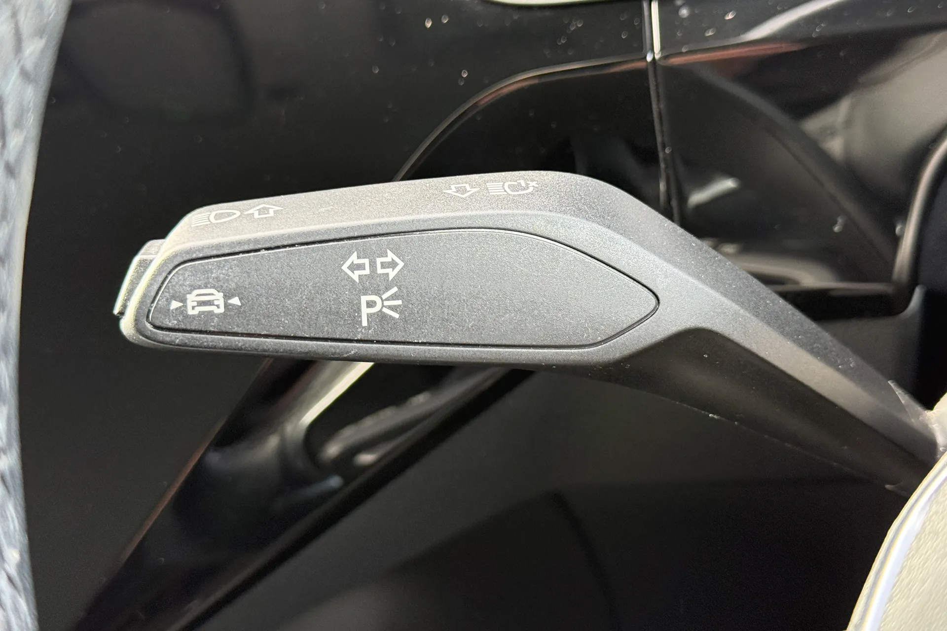 Audi e-tron thumbnail image number 10