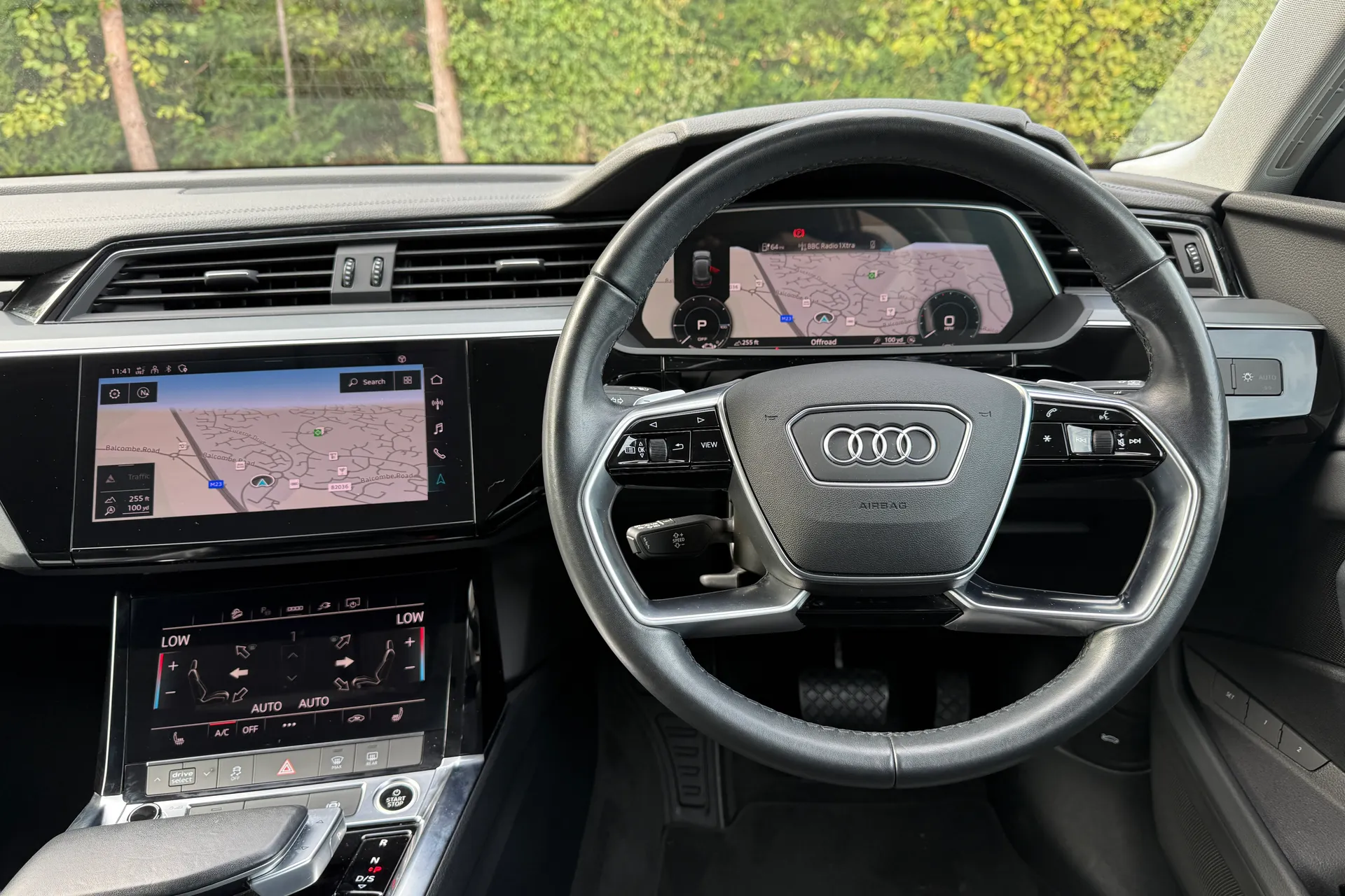 Audi e-tron thumbnail image number 35