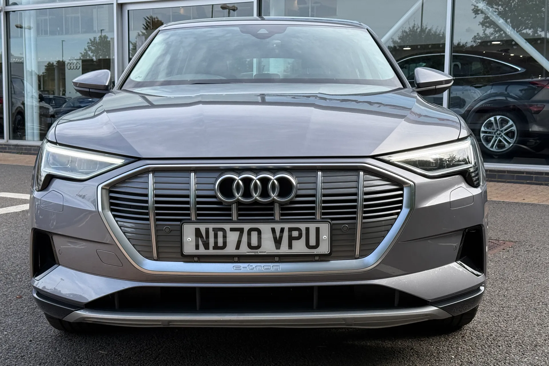Audi e-tron thumbnail image number 50
