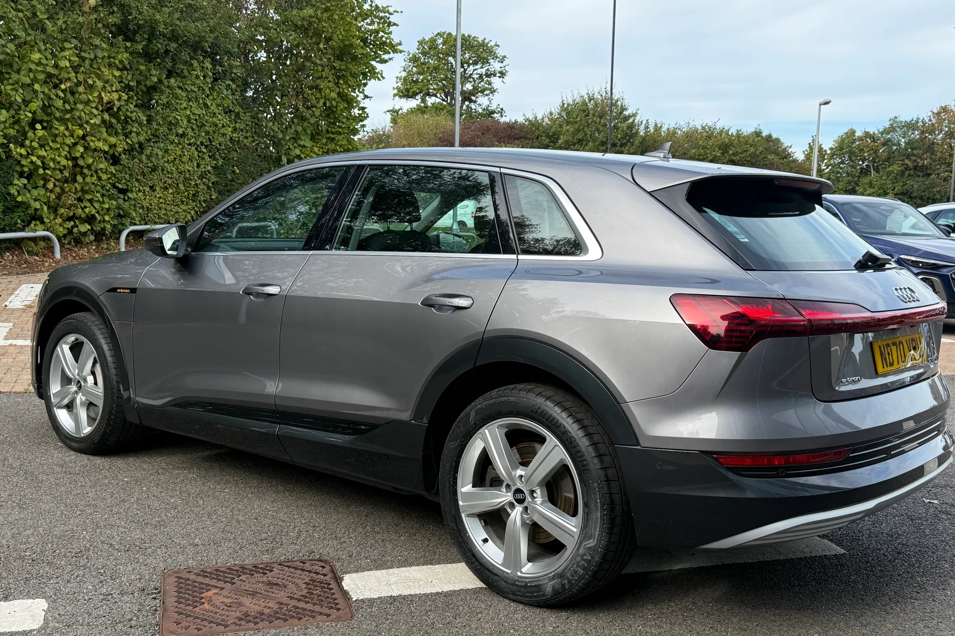 Audi e-tron thumbnail image number 41