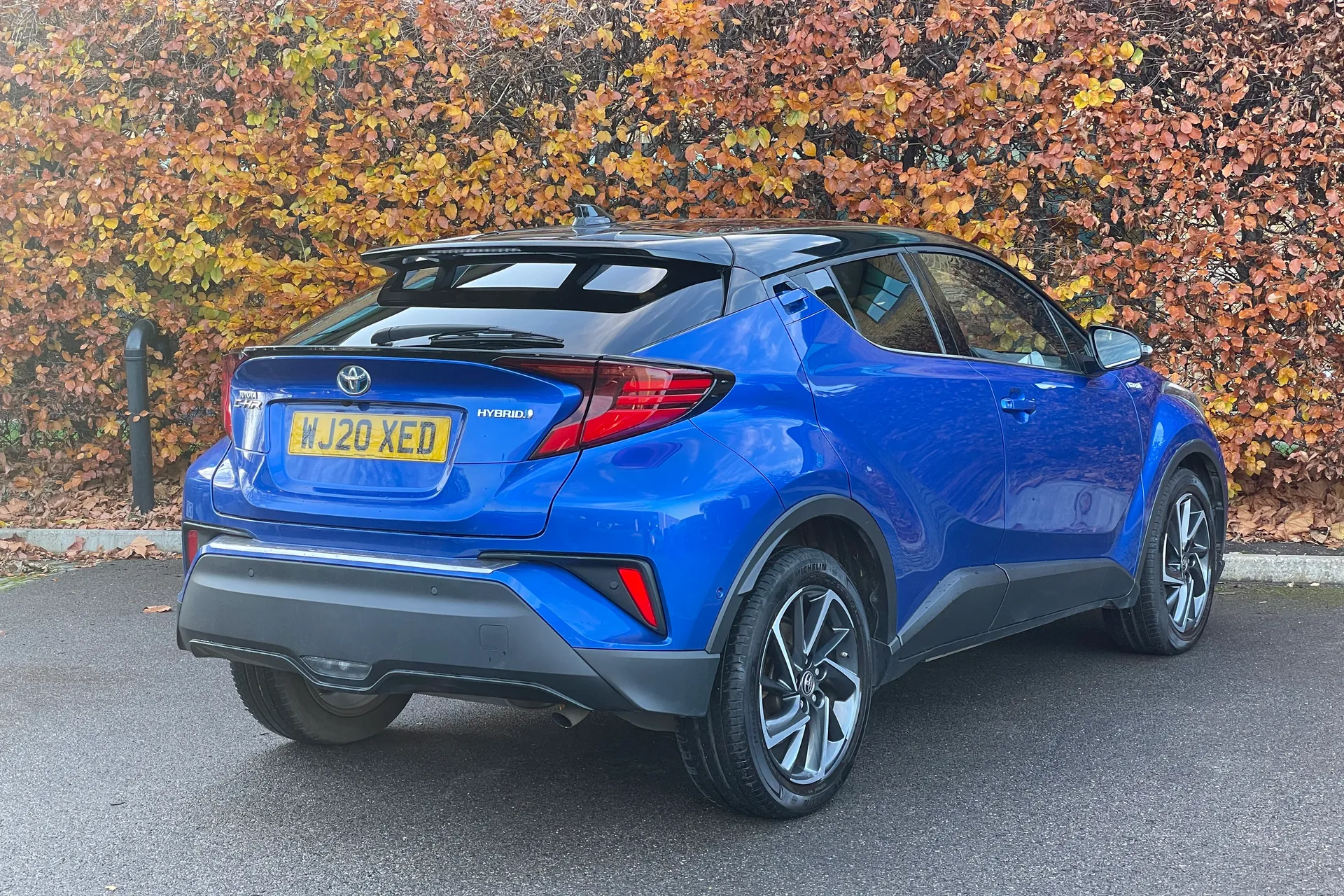 TOYOTA C-HR thumbnail image number 7