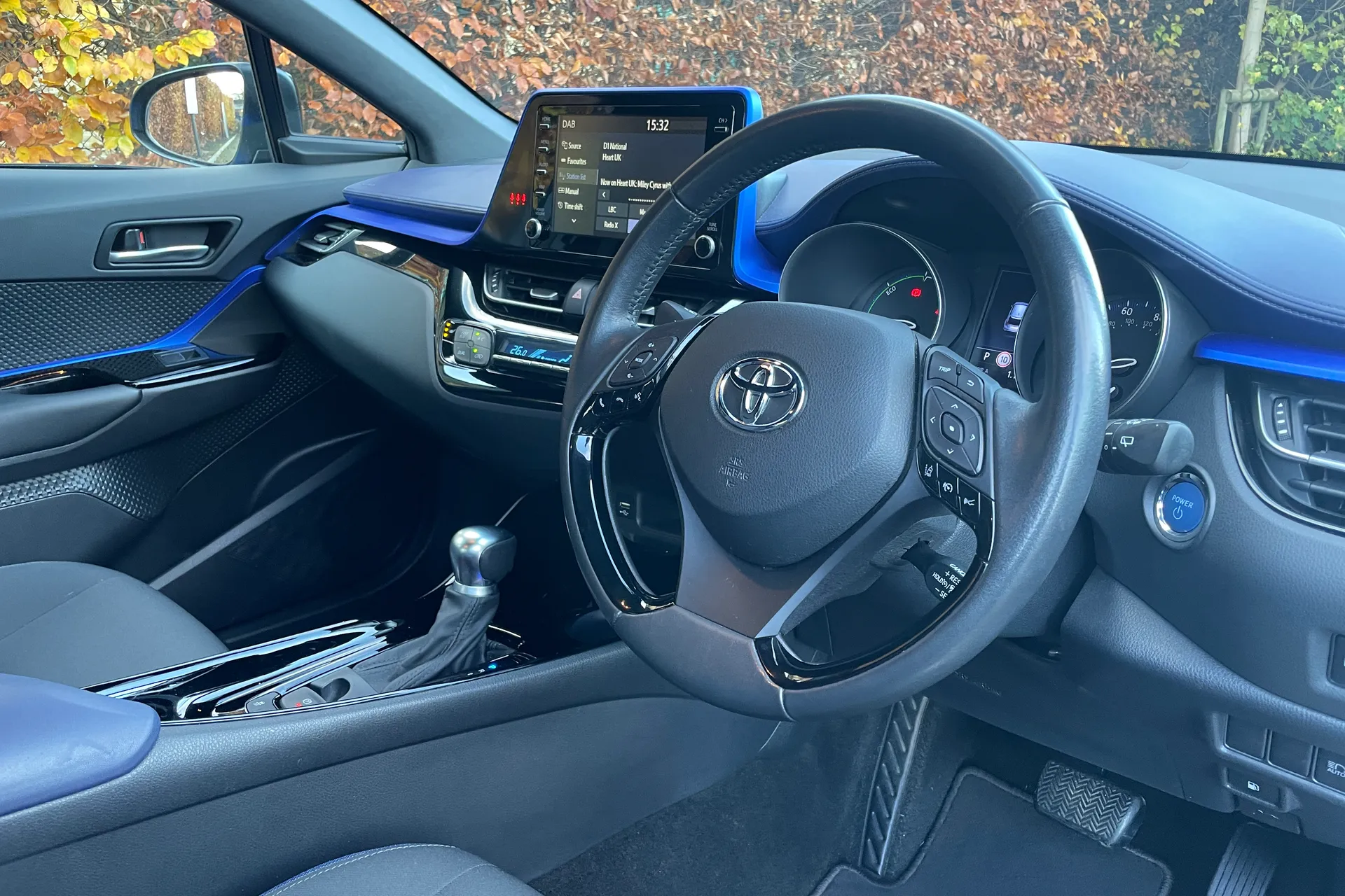 TOYOTA C-HR thumbnail image number 10