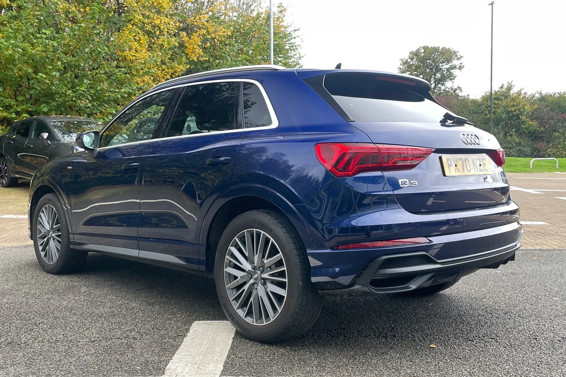 Audi Q3 thumbnail image number 8