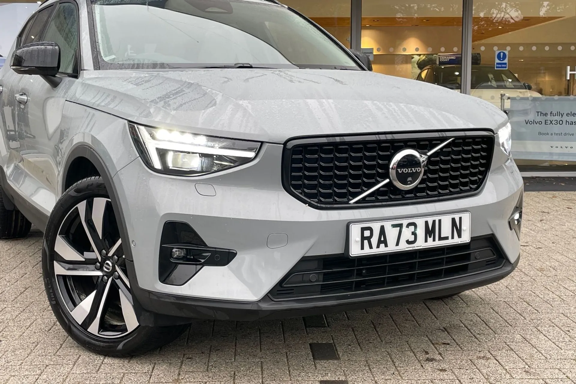 Volvo XC40 thumbnail image number 6