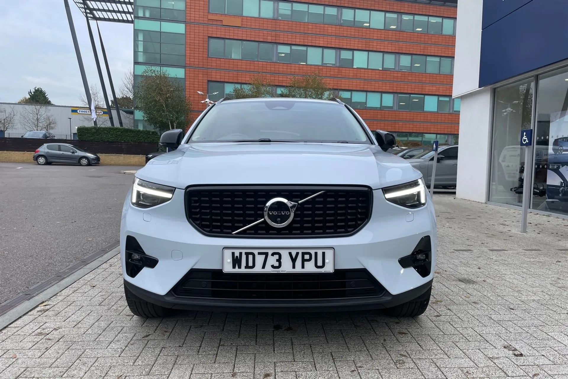 Volvo XC40 thumbnail image number 11