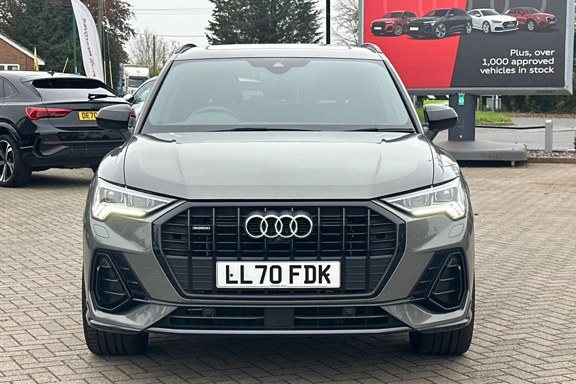 Audi Q3 thumbnail image number 20