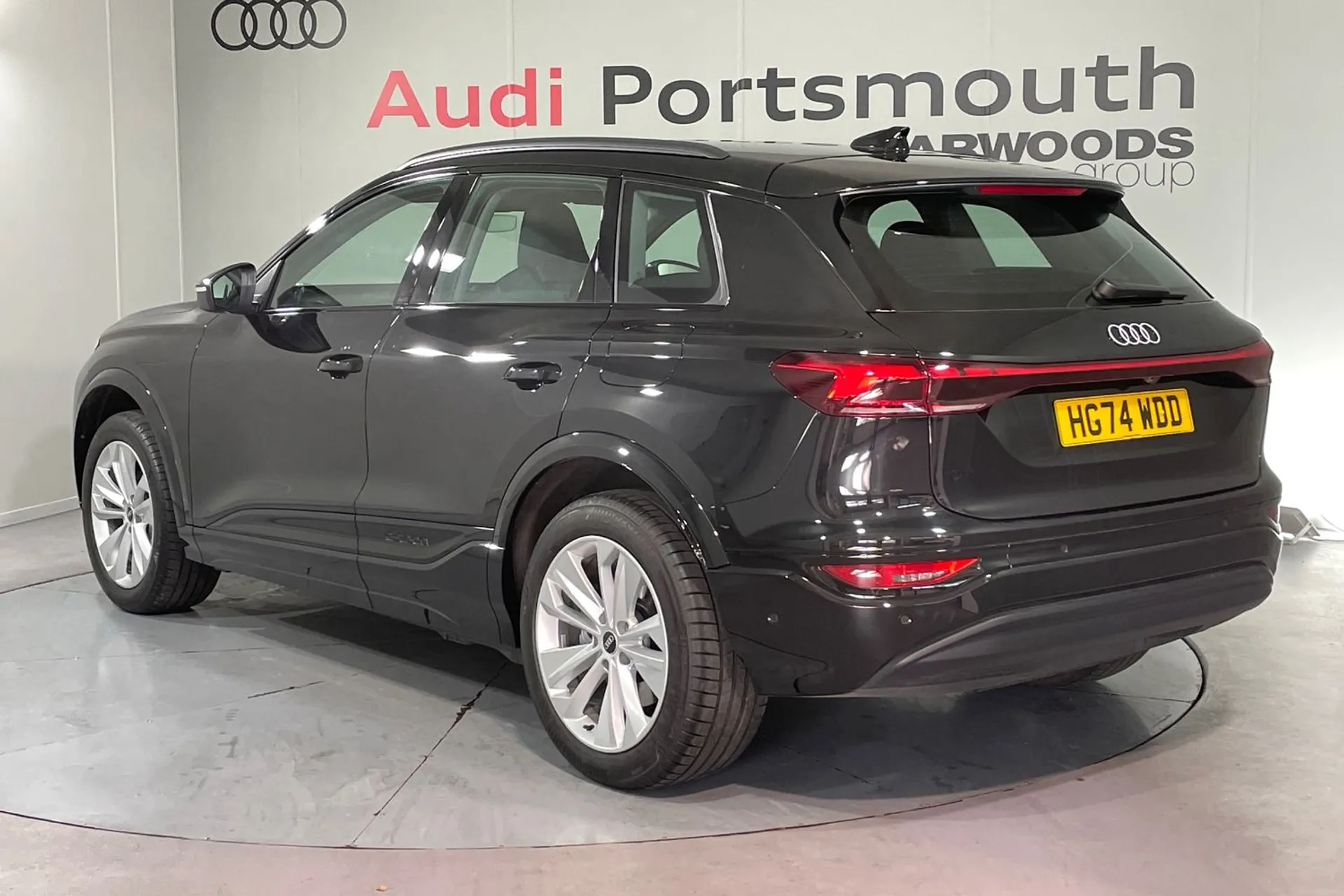 Audi Q6 thumbnail image number 10