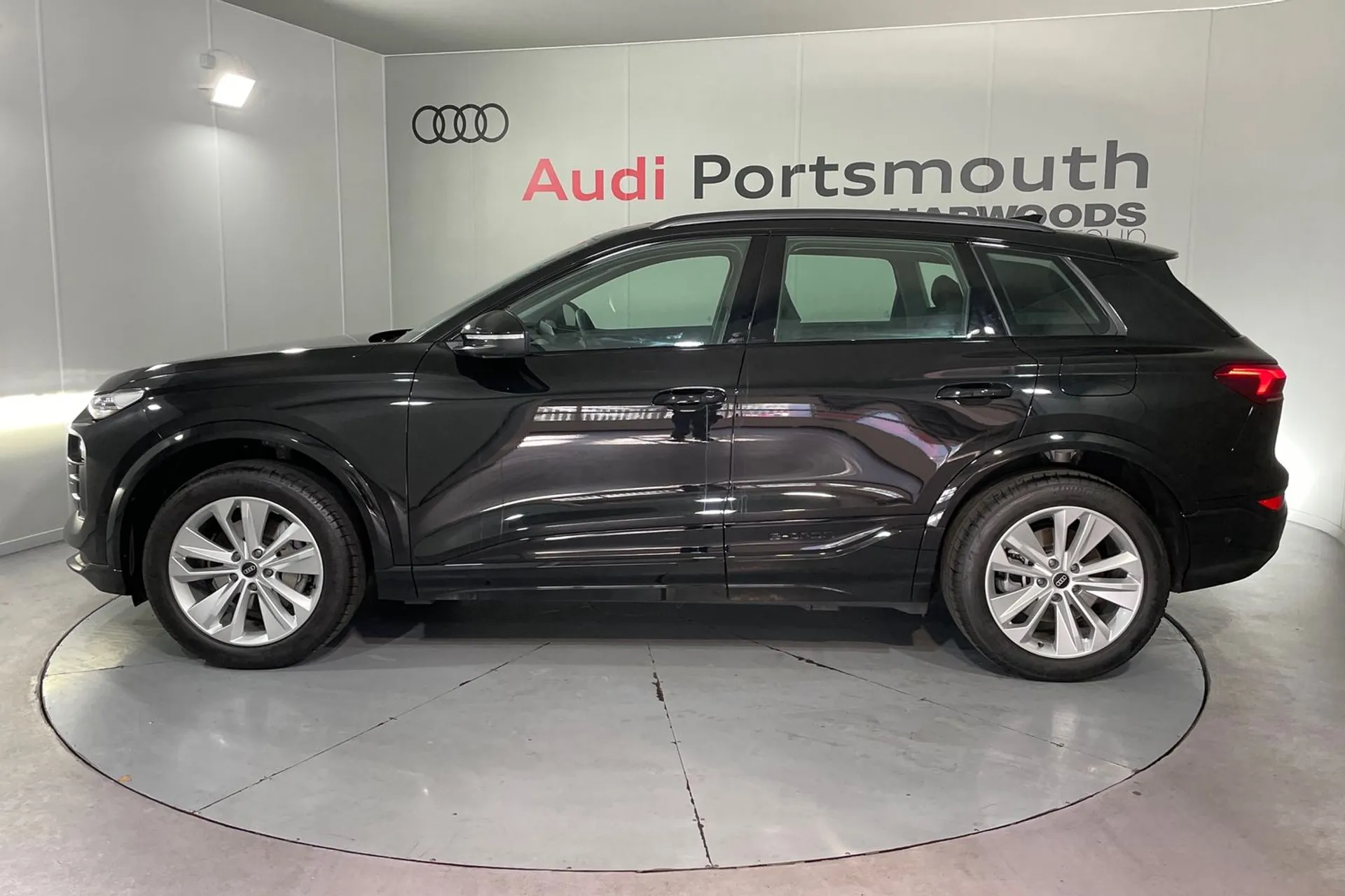 Audi Q6 thumbnail image number 8