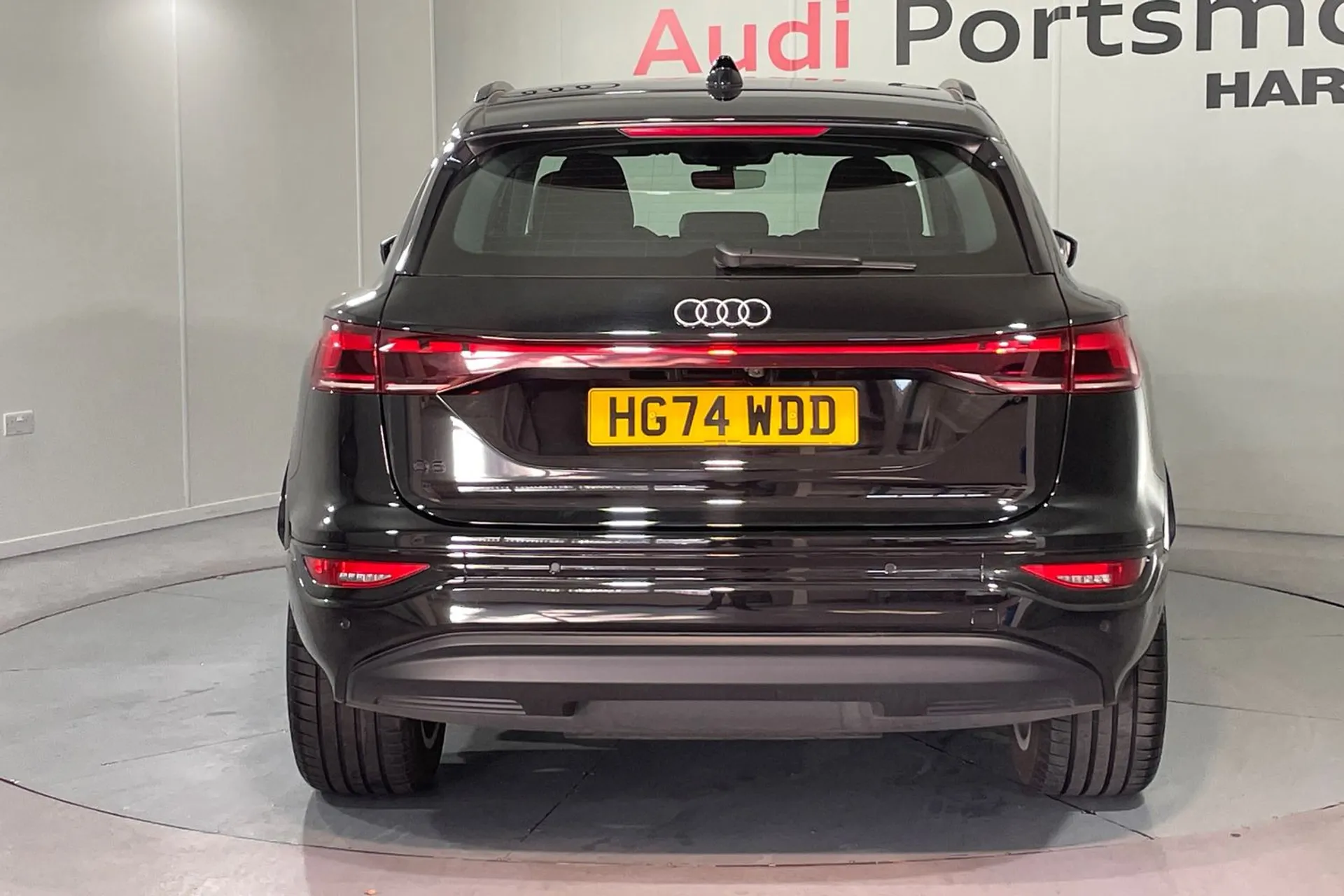Audi Q6 thumbnail image number 9