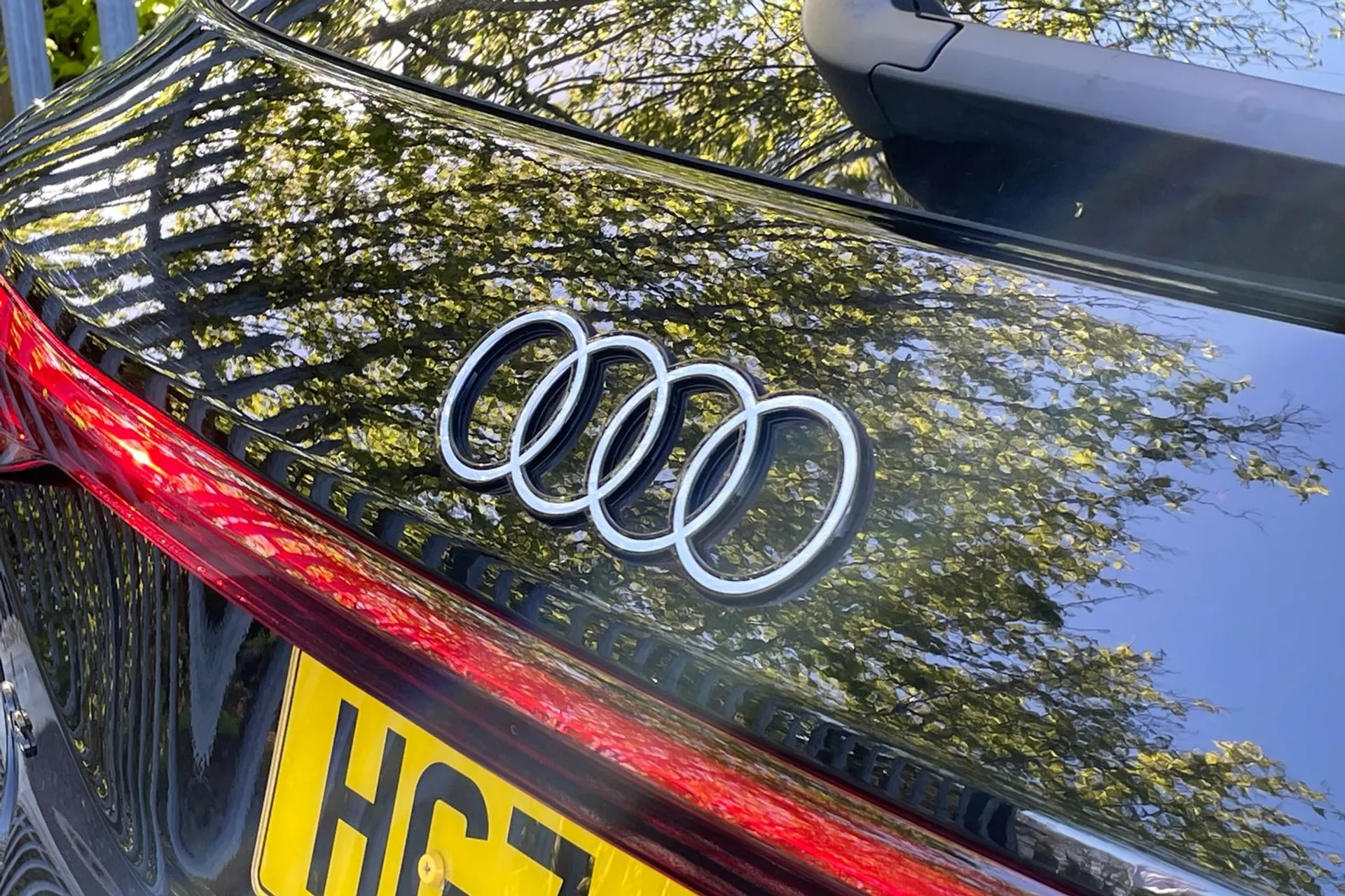 Audi Q6 thumbnail image number 15