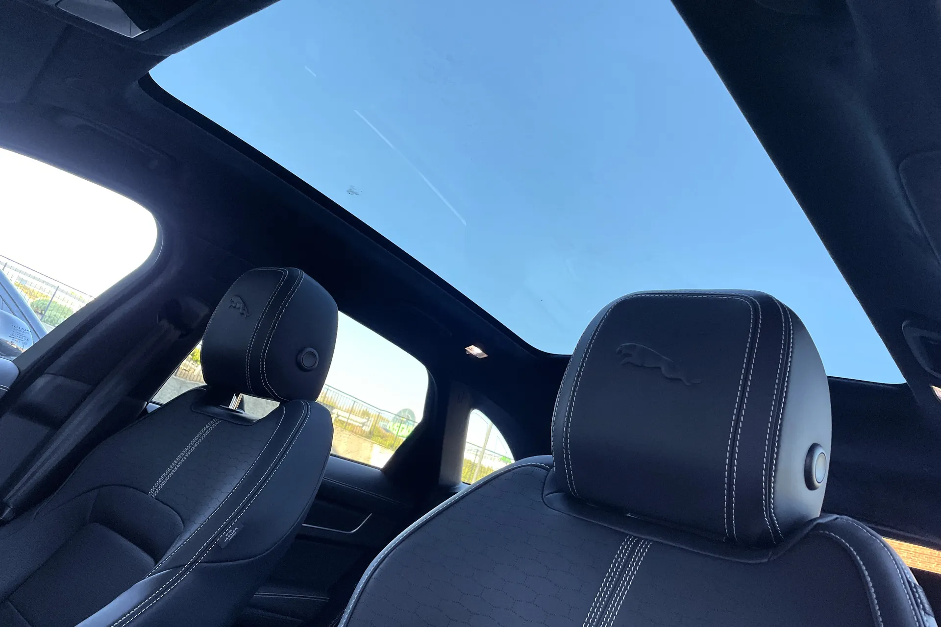 Jaguar F-PACE thumbnail image number 6