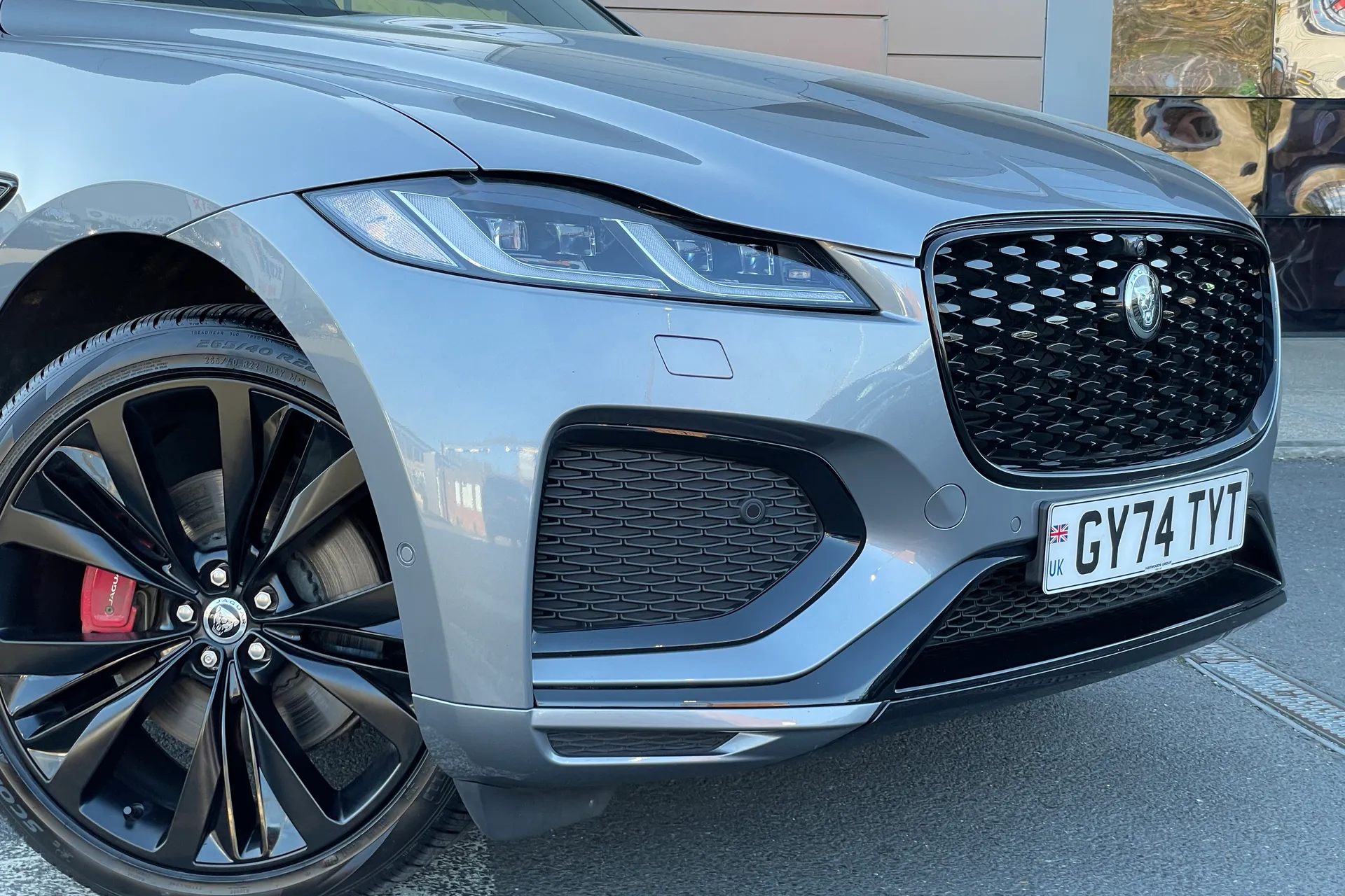 Jaguar F-PACE thumbnail image number 63