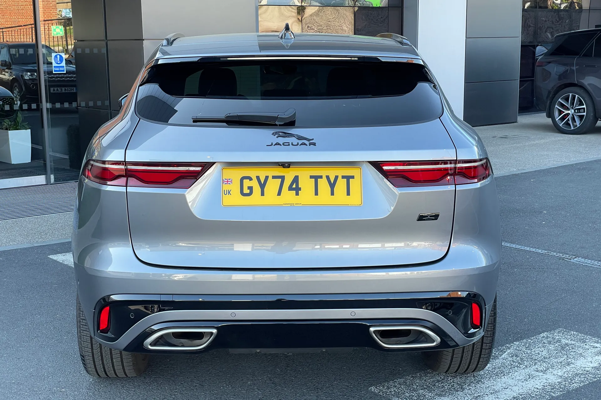 Jaguar F-PACE thumbnail image number 26