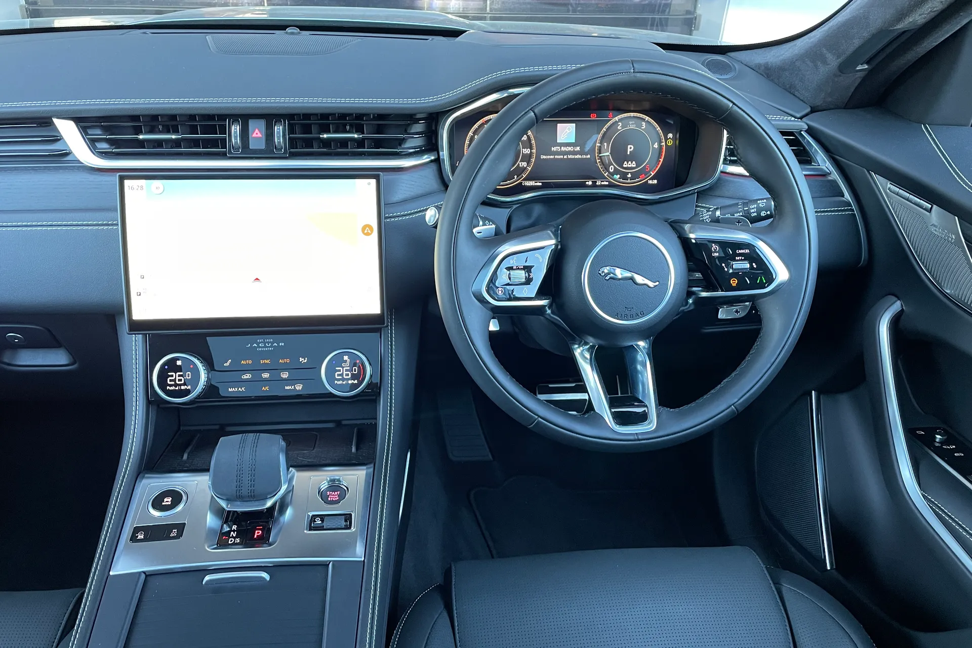 Jaguar F-PACE thumbnail image number 42