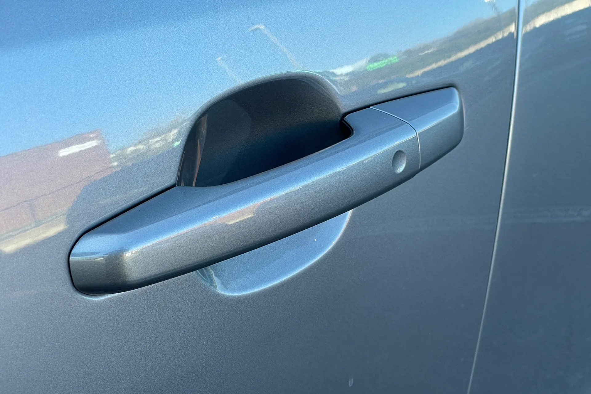 Jaguar F-PACE thumbnail image number 16