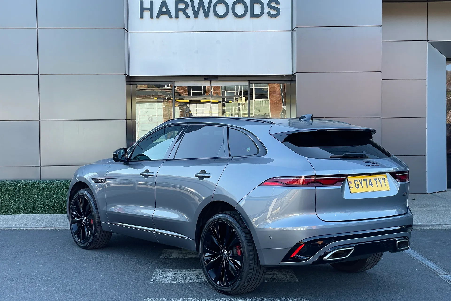 Jaguar F-PACE thumbnail image number 27