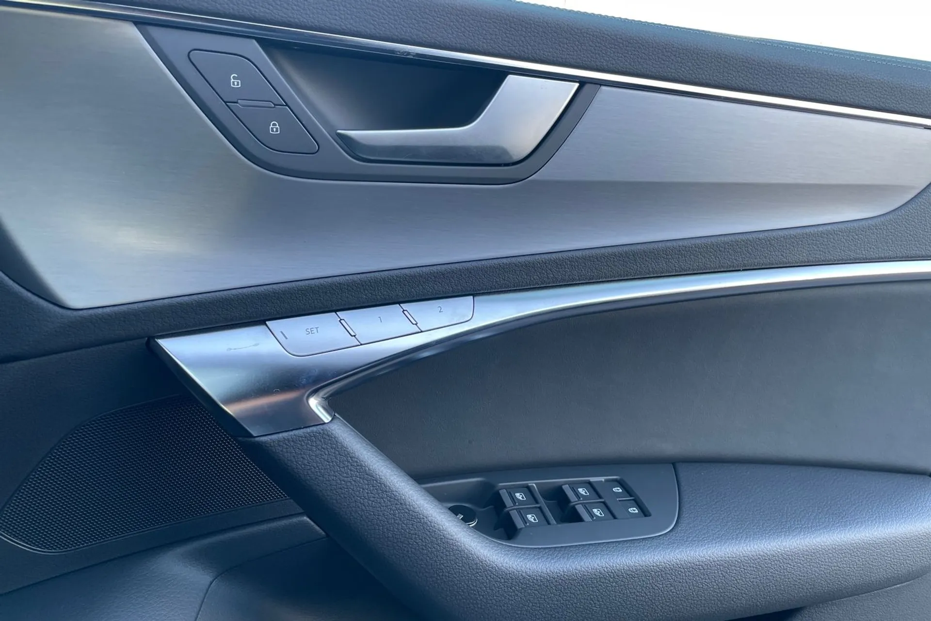 Audi A6 thumbnail image number 43