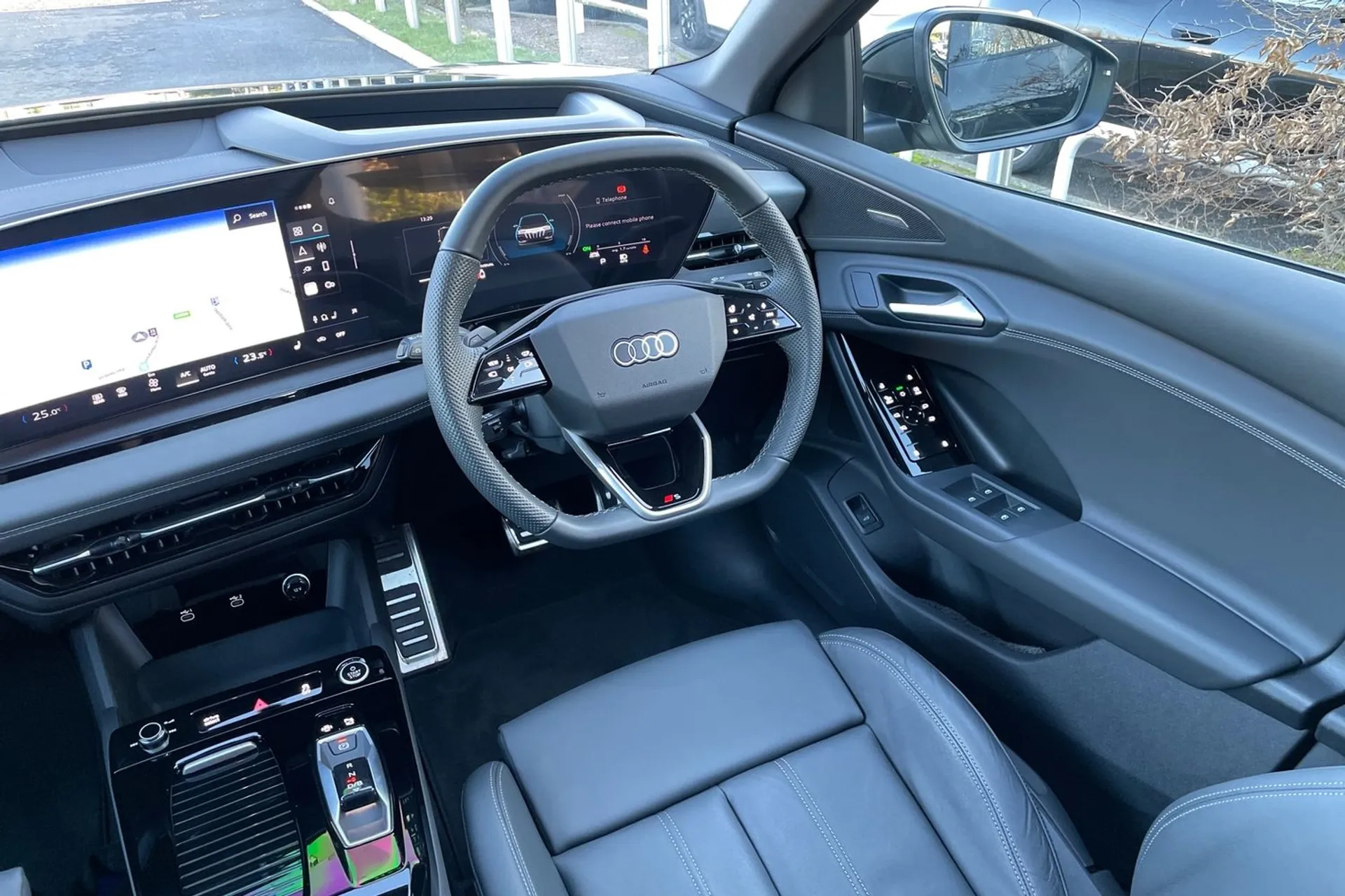 Audi Q6 thumbnail image number 31