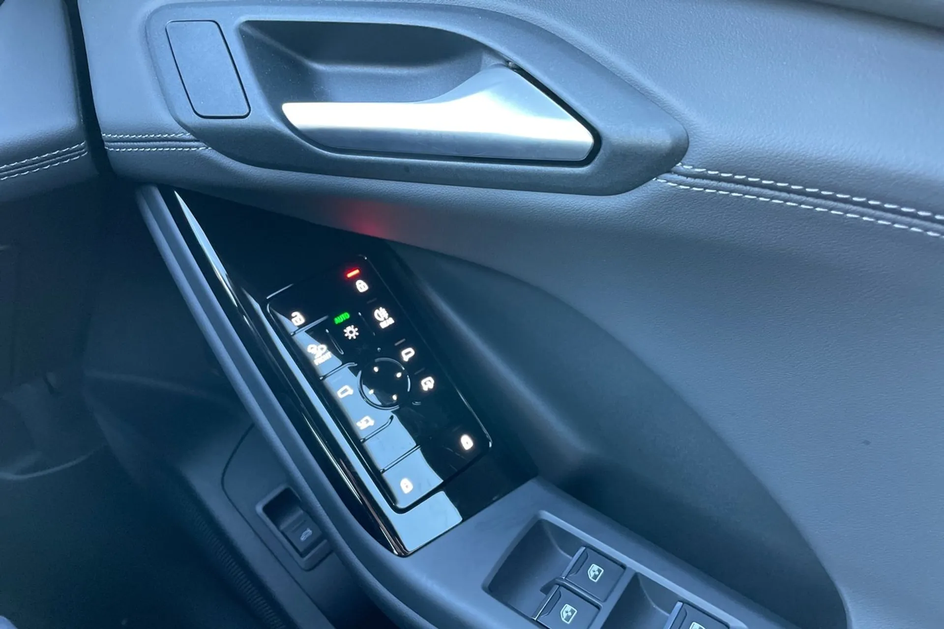Audi Q6 thumbnail image number 39