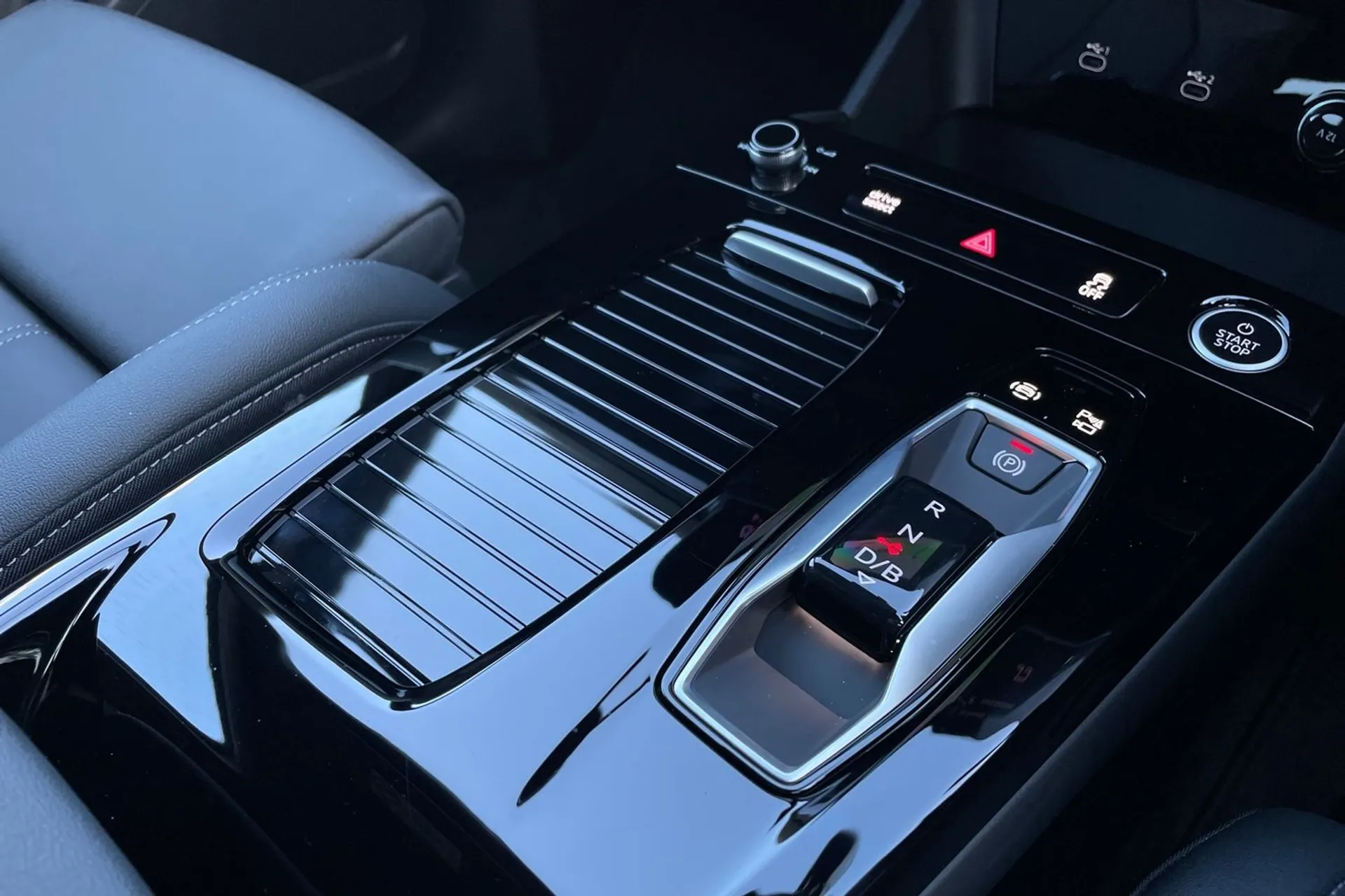 Audi Q6 thumbnail image number 60