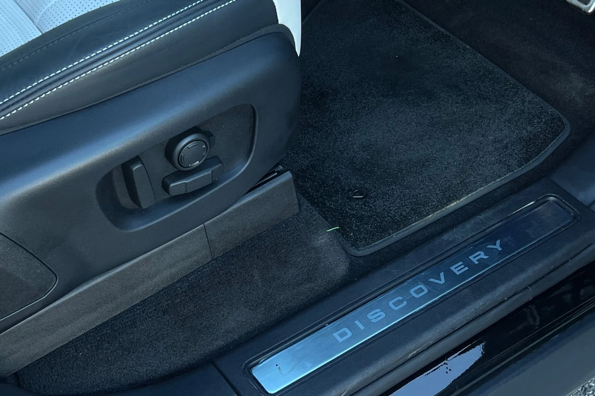 LAND ROVER DISCOVERY thumbnail image number 46