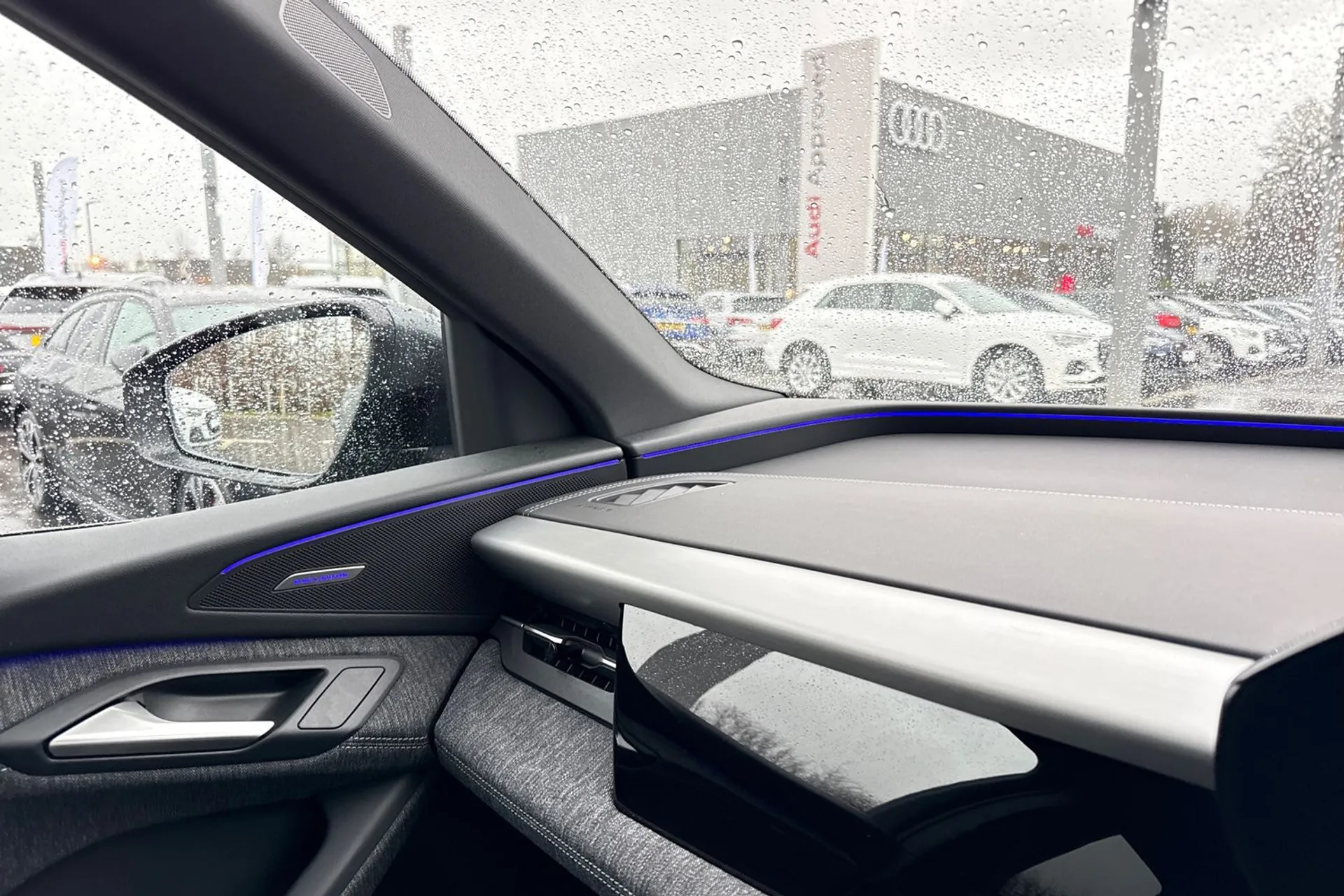 Audi Q6 thumbnail image number 34