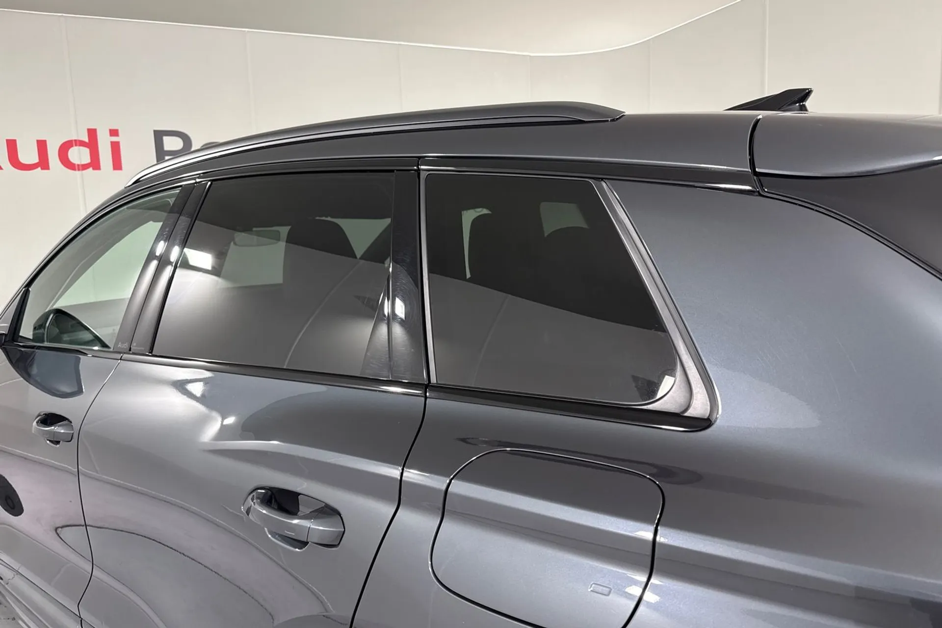 Audi Q6 thumbnail image number 26