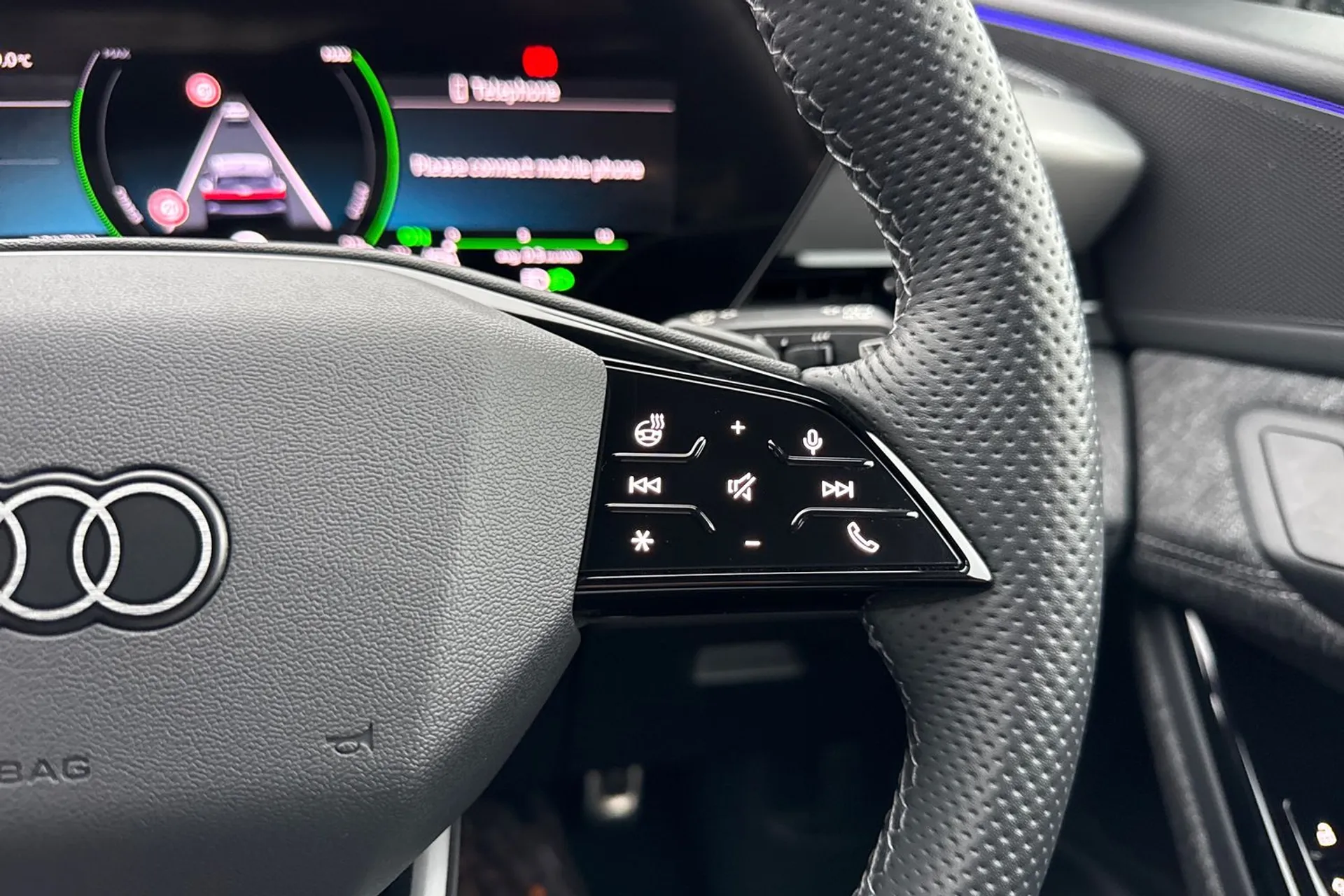 Audi Q6 thumbnail image number 37