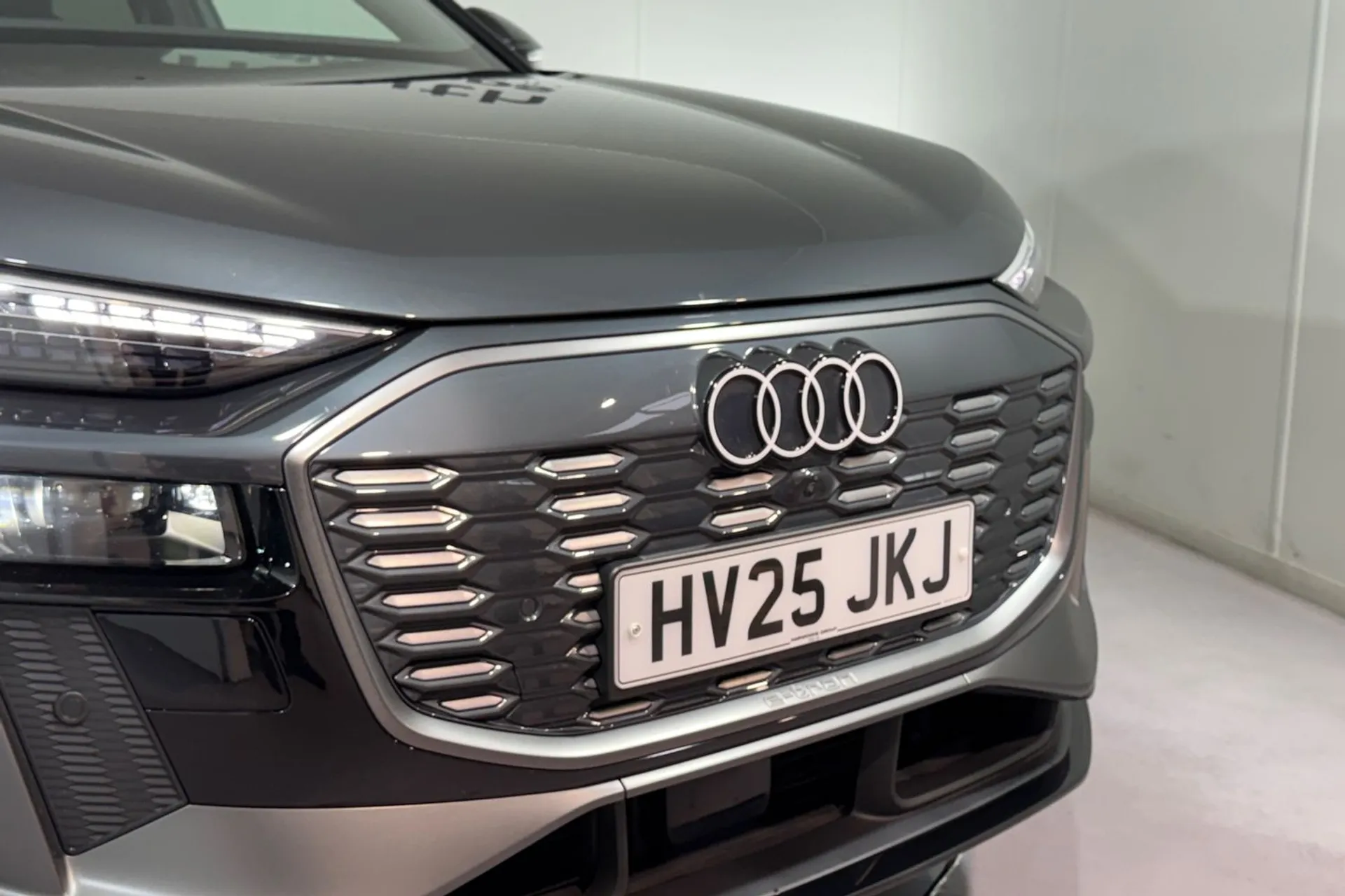 Audi Q6 thumbnail image number 7