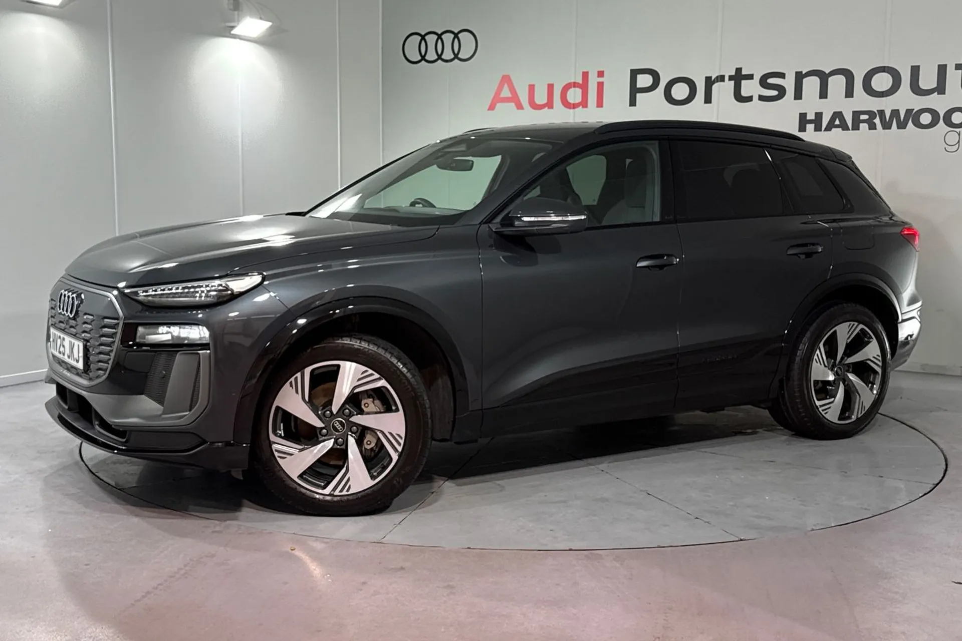 Audi Q6 thumbnail image number 5