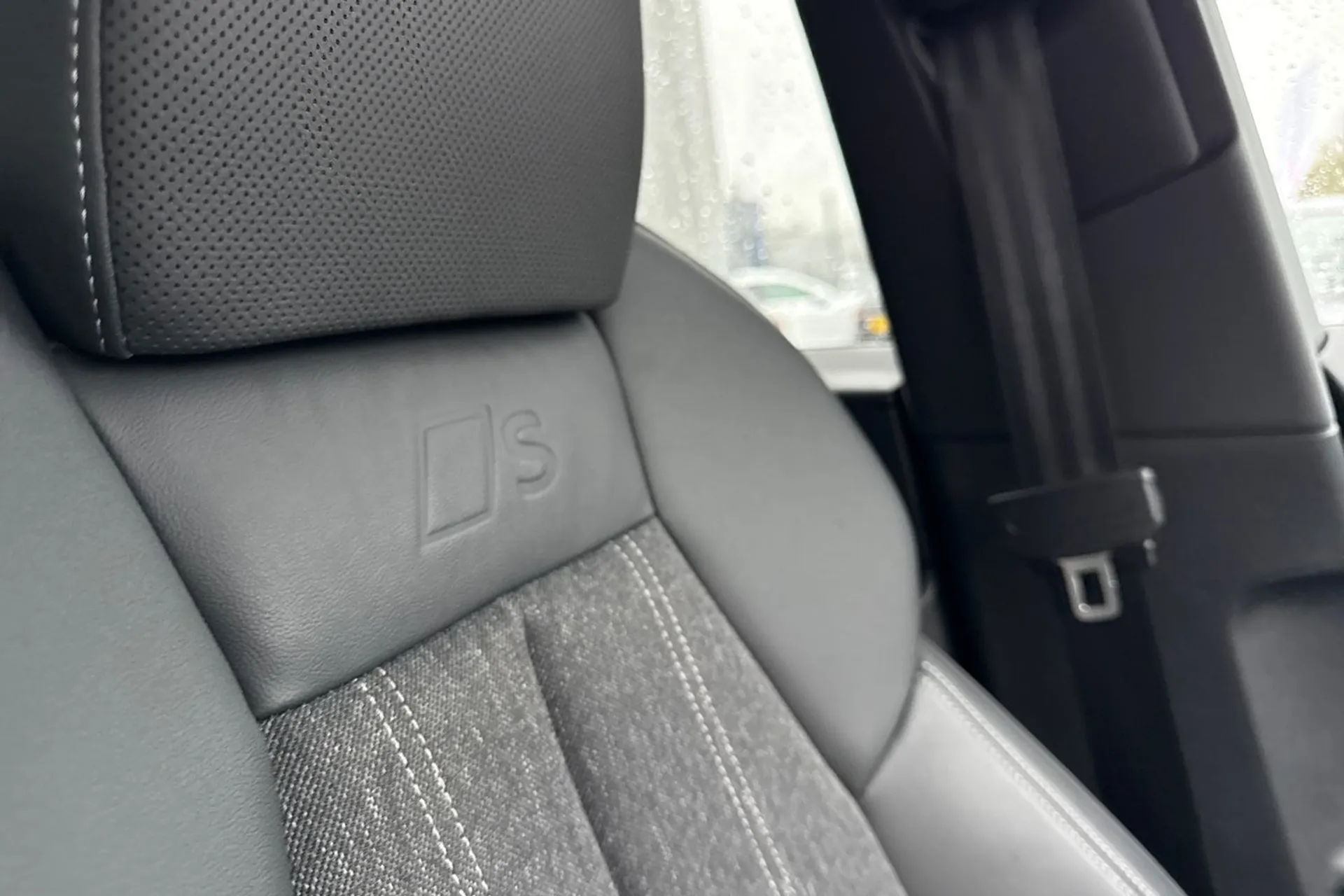 Audi Q6 thumbnail image number 21