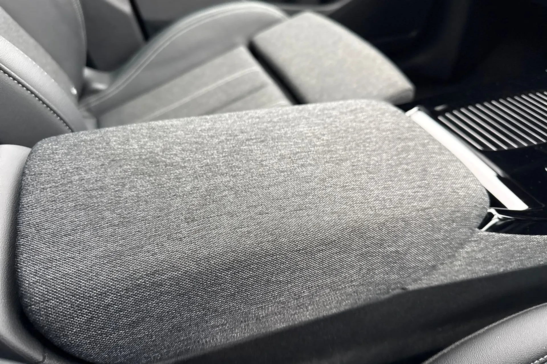 Audi Q6 thumbnail image number 24