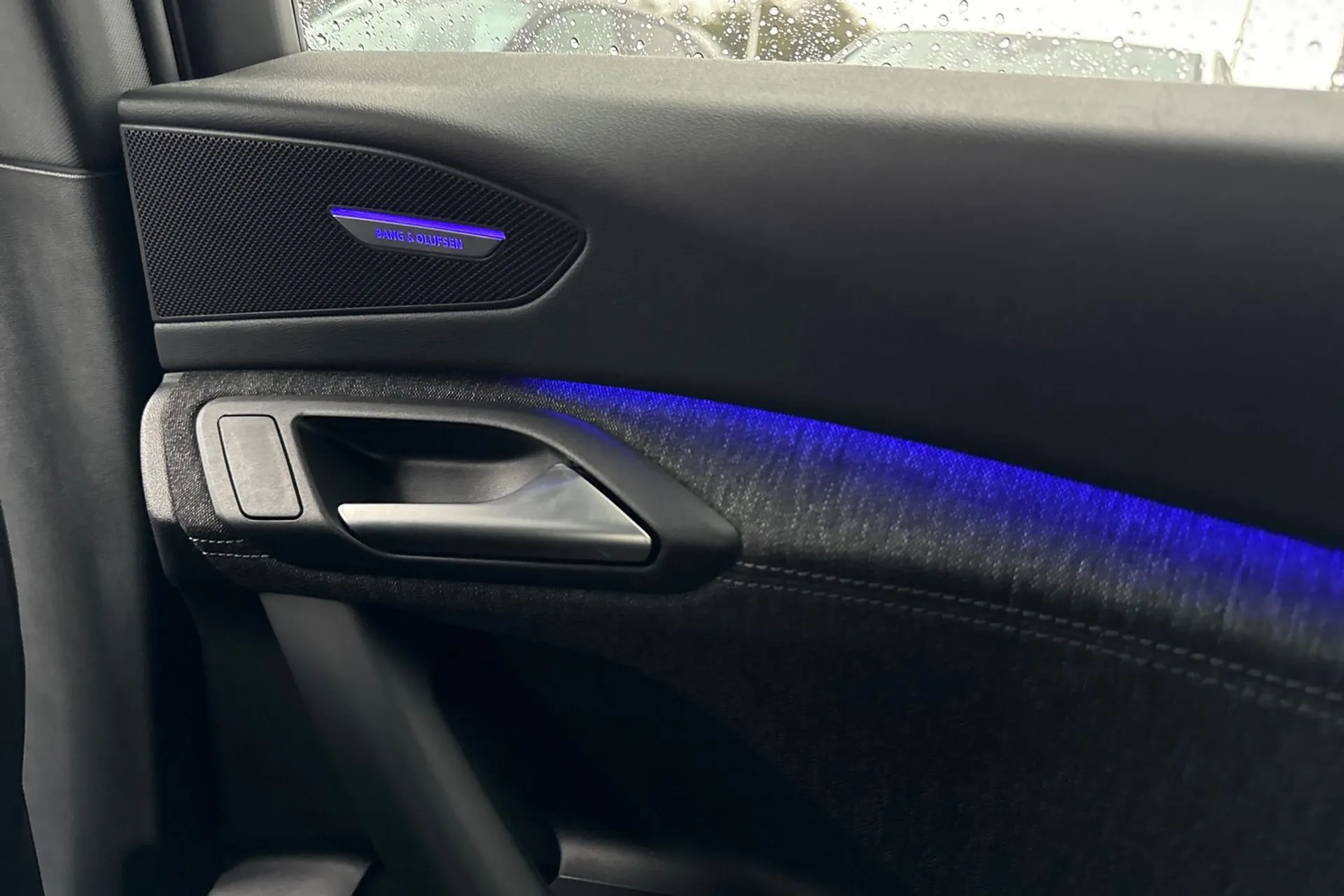 Audi Q6 thumbnail image number 27