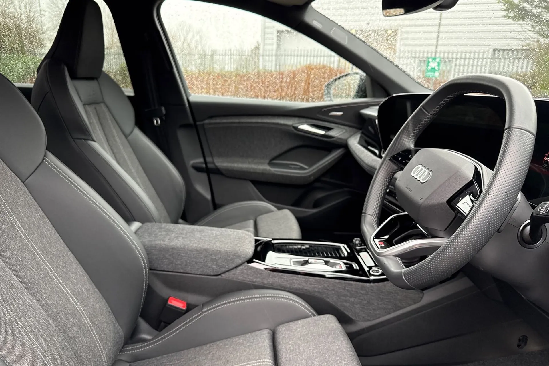 Audi Q6 thumbnail image number 44