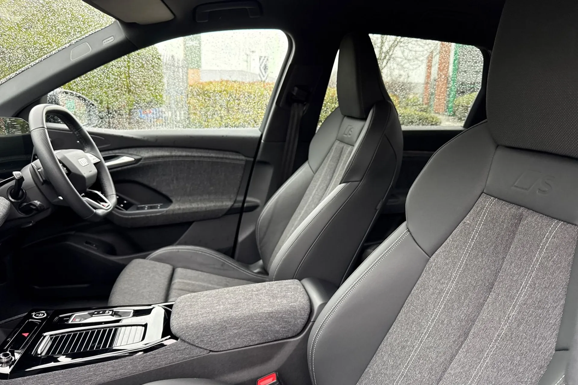 Audi Q6 thumbnail image number 45