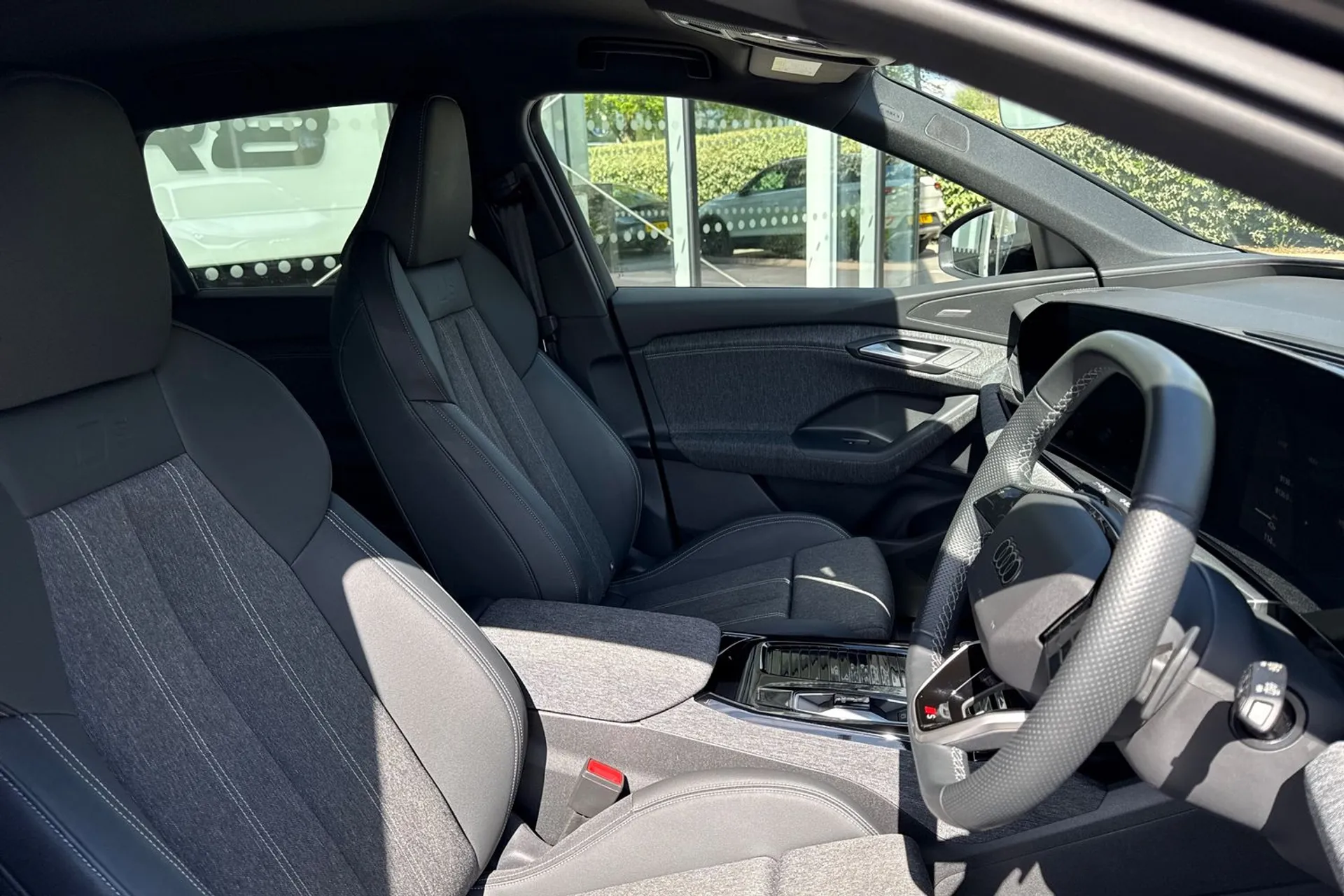 Audi Q6 thumbnail image number 42