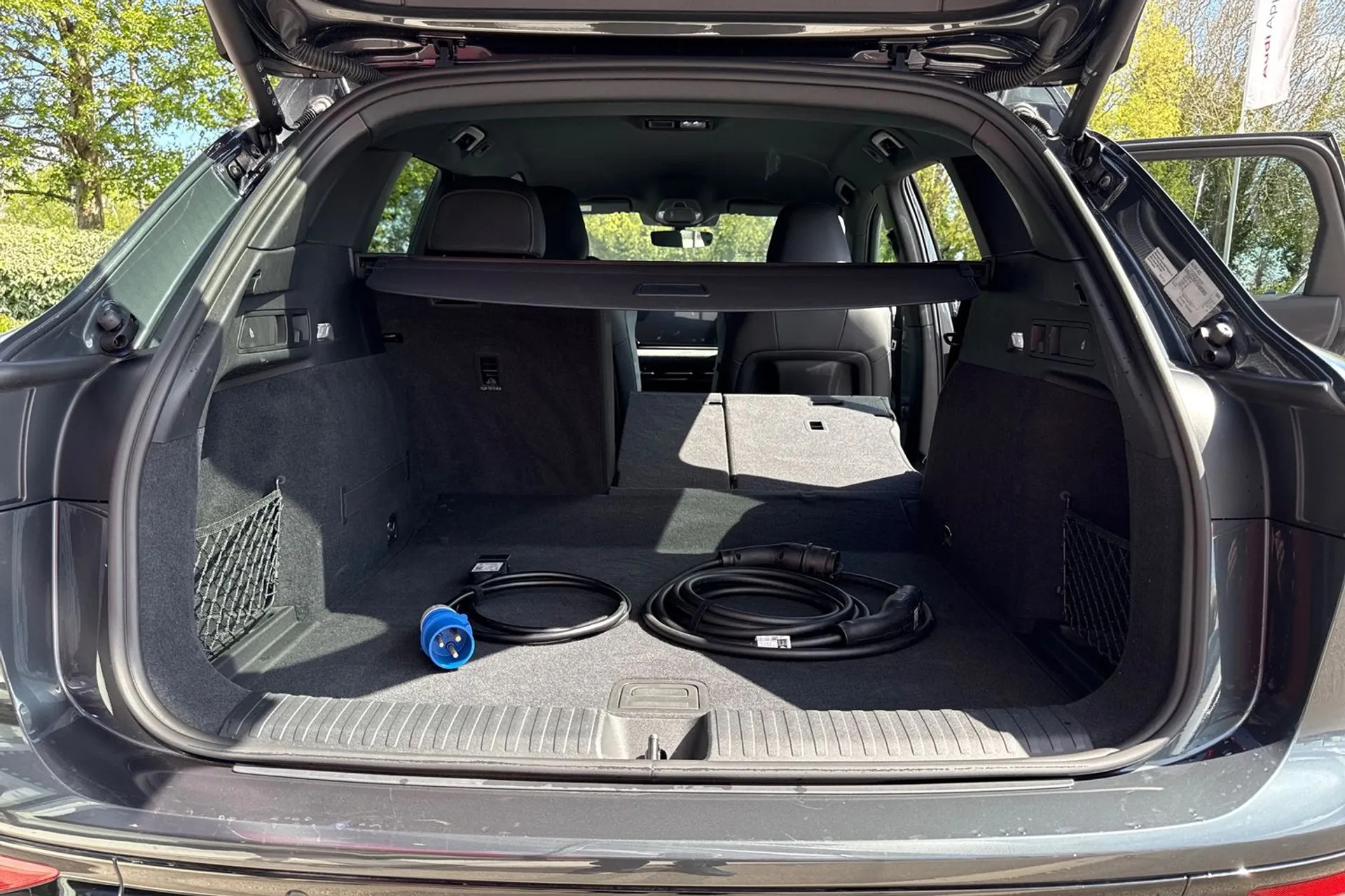 Audi Q6 thumbnail image number 37